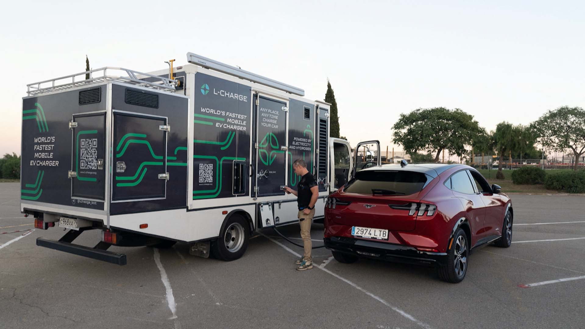 Cómo Funcionan Los Súper Cargadores Móviles Para Auxilio De Autos Eléctricos Infobae 7449