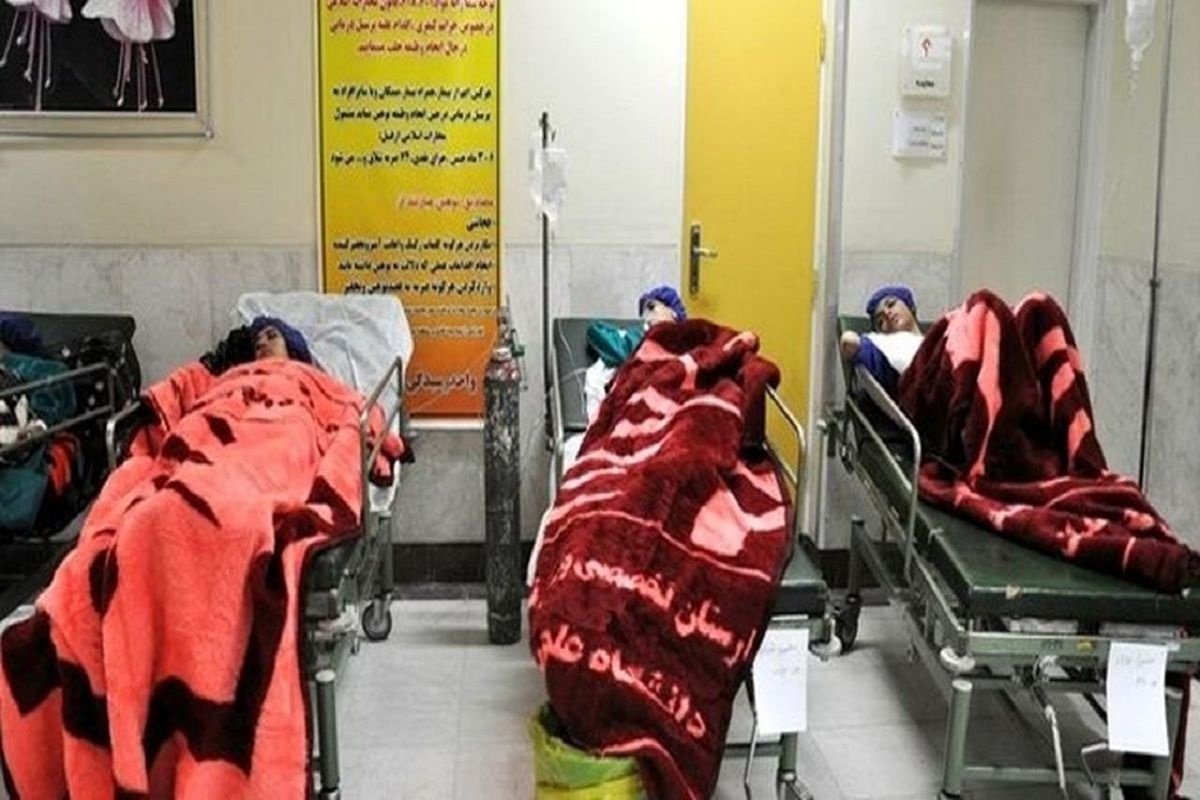 Una gran cantidad de niñas debieron ser hospitalizadas (Iran News Updates)