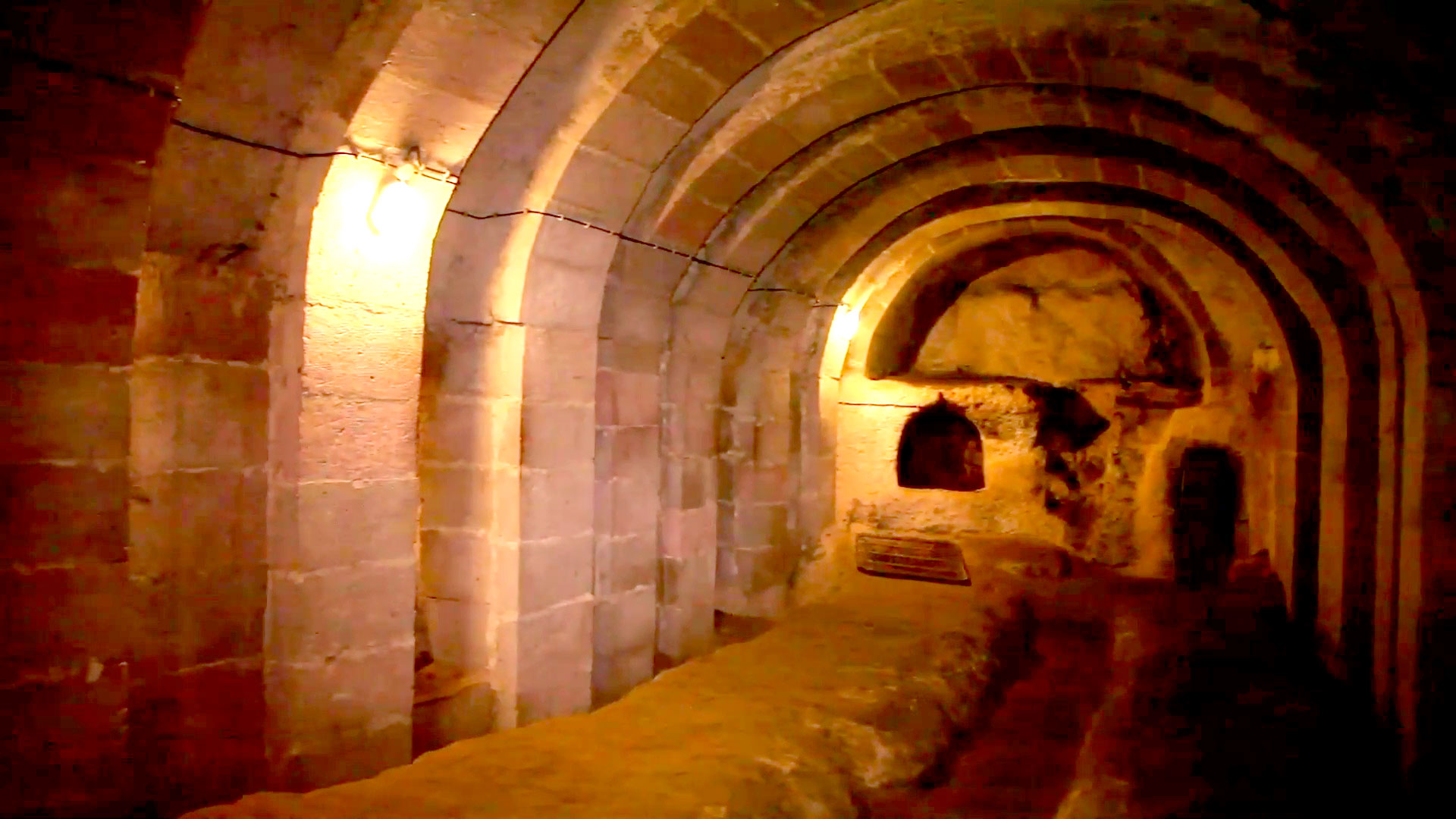 La antigua ciudad turca descubierta después de que el hombre derribara una pared del sótano