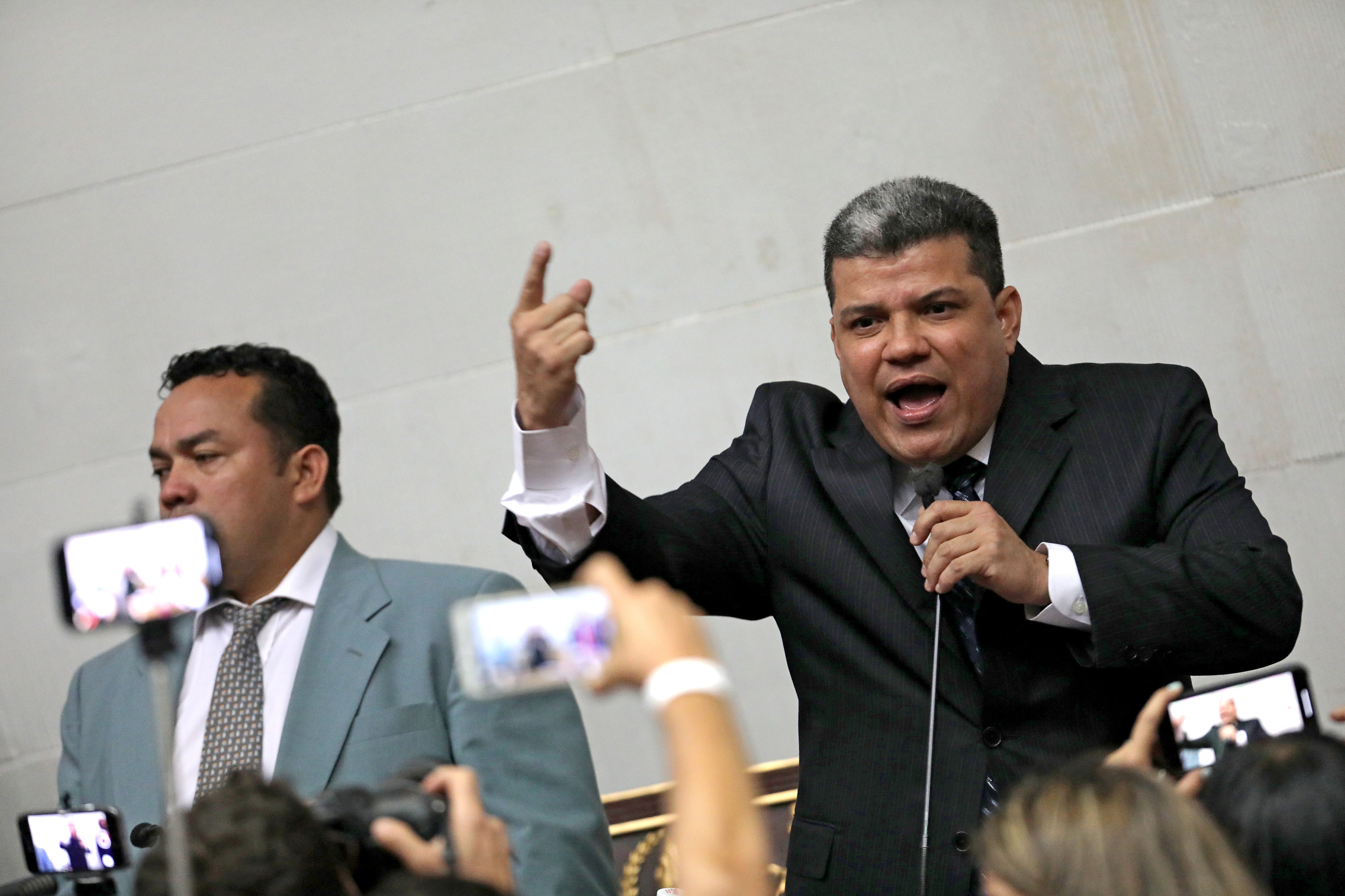 EEUU sancionó a tres diputados venezolanos elegidos por Maduro para intentar tomar el Parlamento en enero