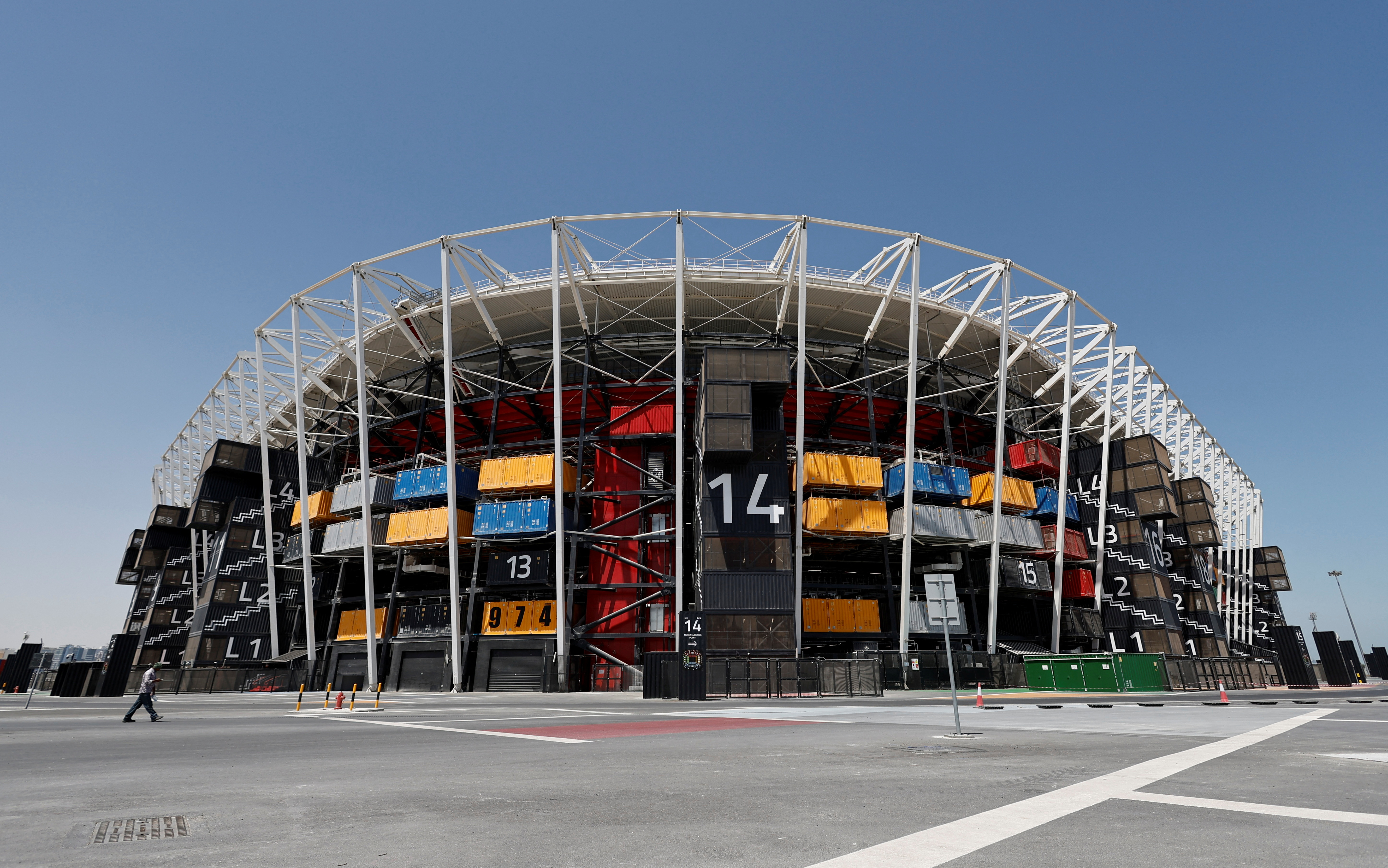 El Stadium 974 está hecho con contenedores y es completamente desmontable (Foto: REUTERS)
