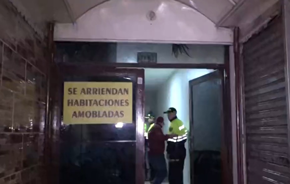 Operativos en pagadiarios en el centro de Bogotá dejan ver situación hacinamiento e insalubridad de decenas de venezolanos   