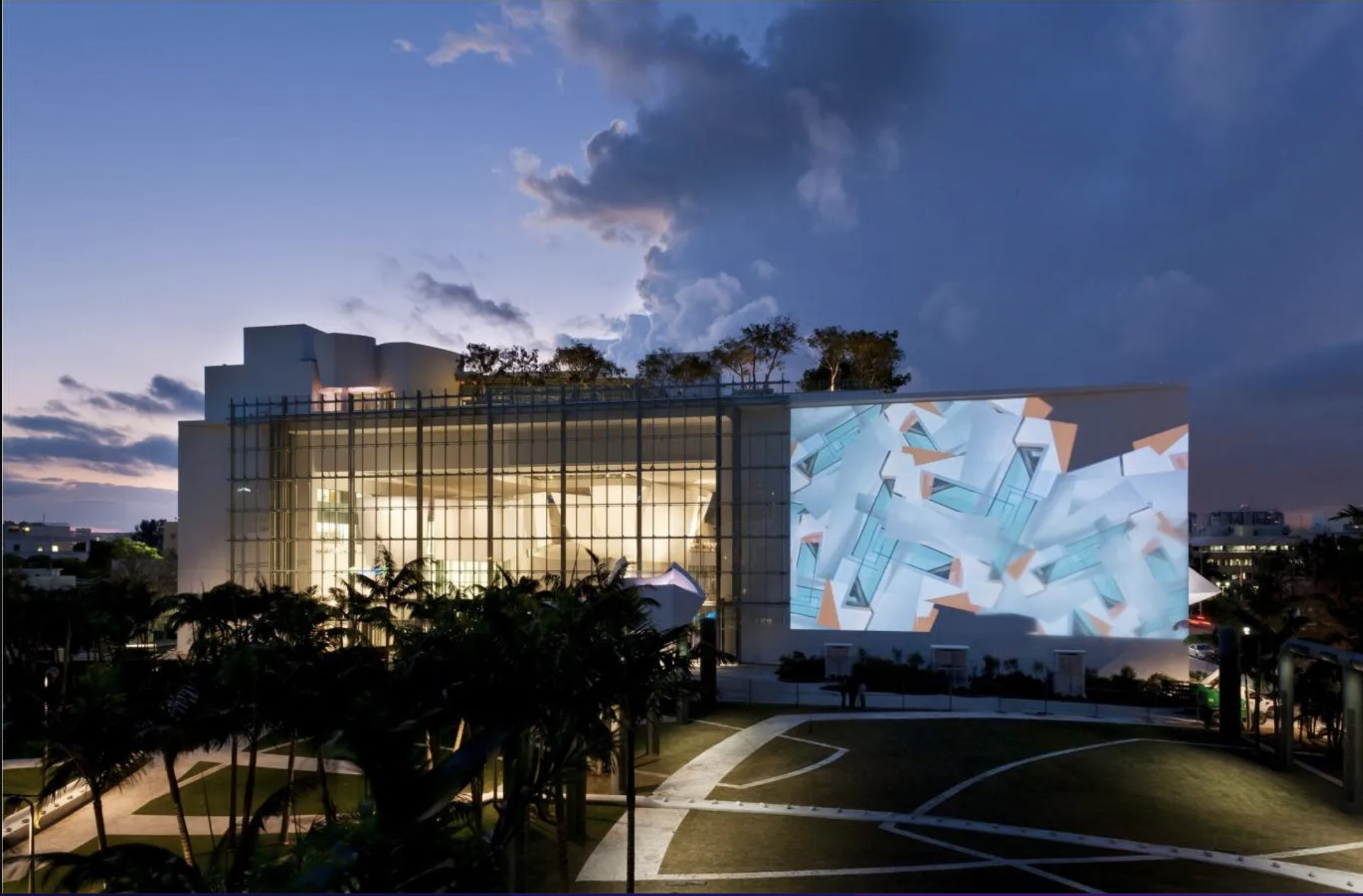 Todos los miércoles, de octubre a mayo, se puede disfrutar de cine al aire libre en el parque SoundScape. (Greater Miami Convention and Visitors Bureau) 