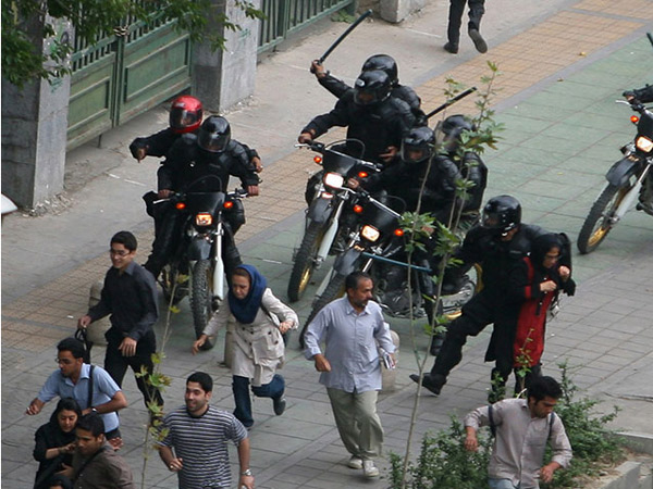 Los manifestantes iraníes han sufrido una brutal represión por parte de las fuerzas de seguridad del régimen (AP)