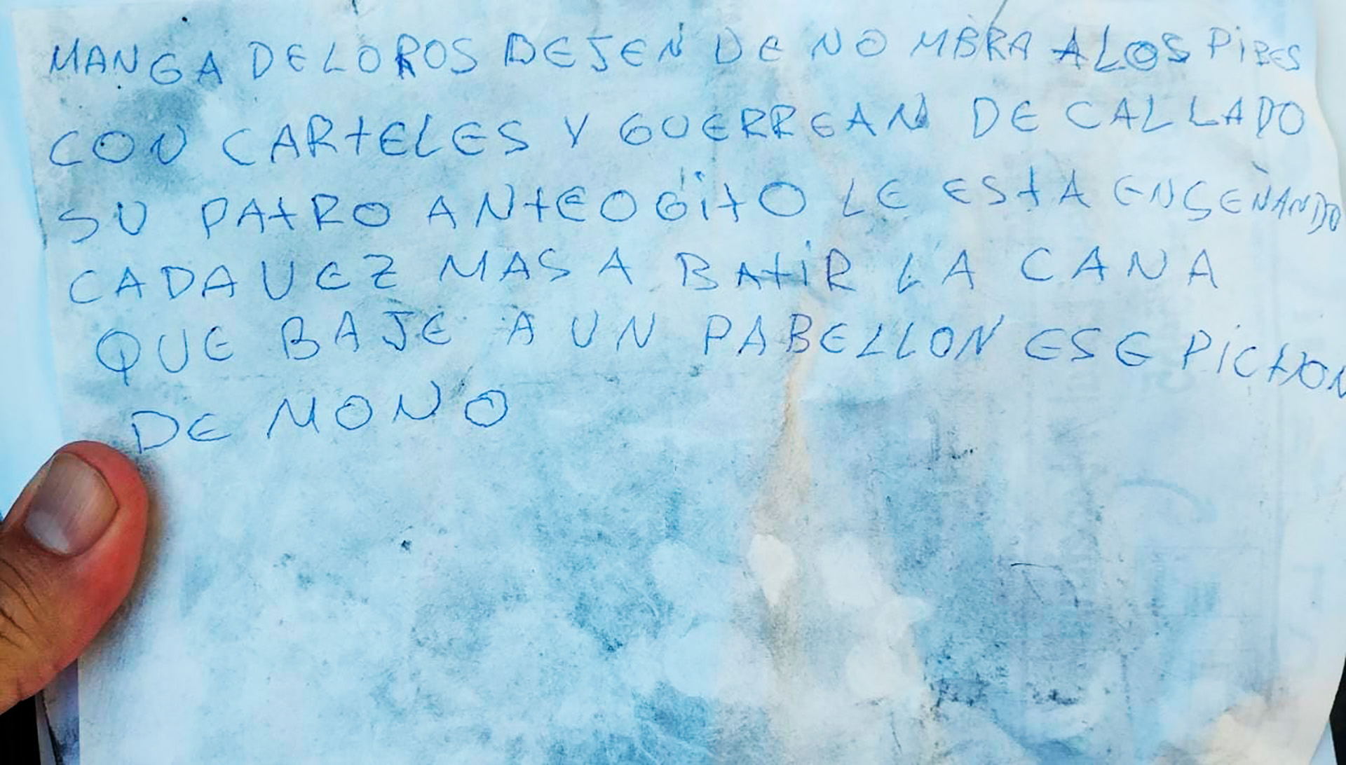 La nota que dejaron los gatilleros antes de balear el Nuevo Banco de Santa Fe en Rosario