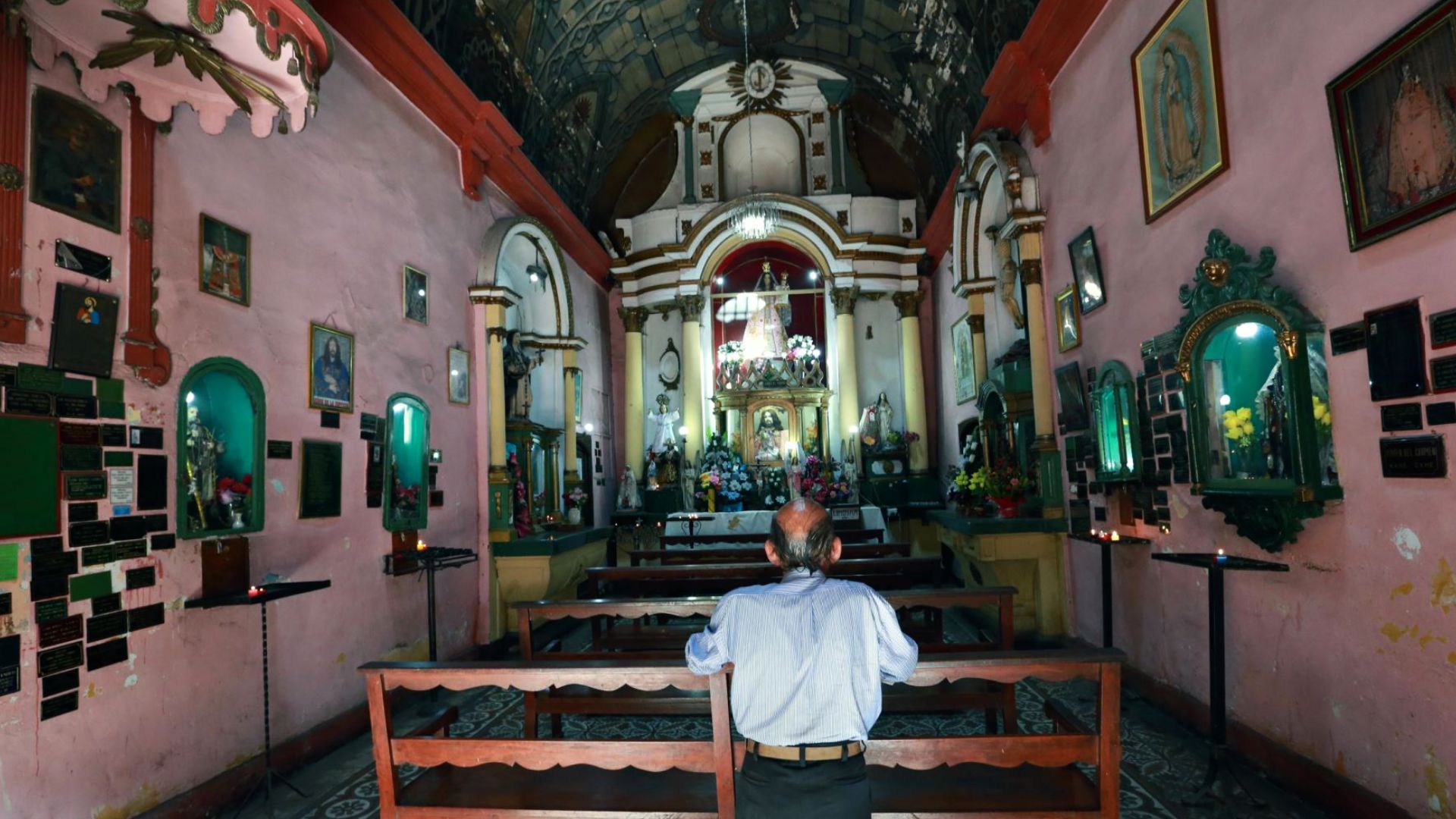 Nuestra Señora del Rosario', la iglesia más pequeña del mundo está en Lima  - Infobae
