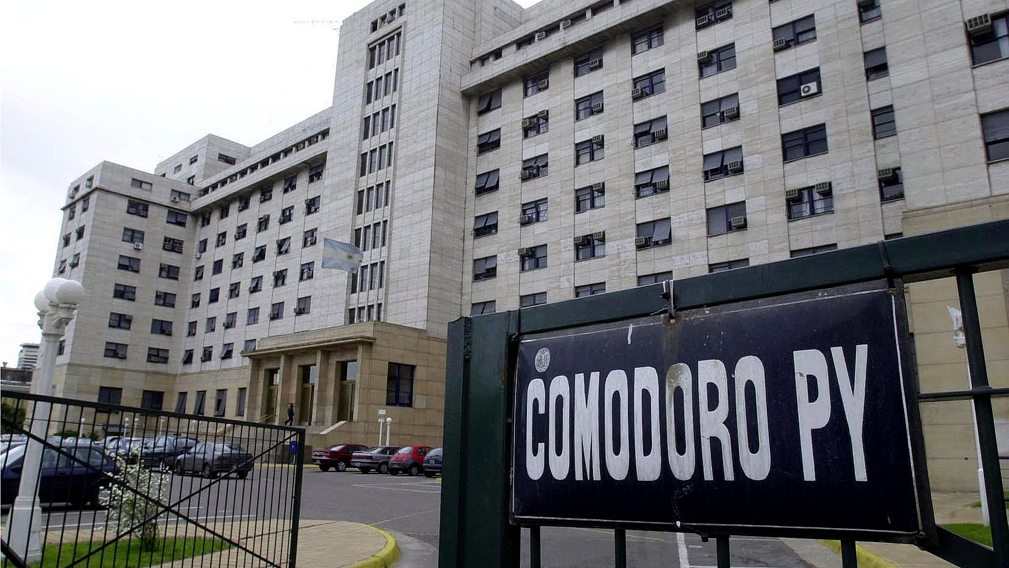 Amenazas de bomba en el Palacio de Tribunales, Comodoro Py 2002 y un edificio de Retiro con oficinas de la justicia federal