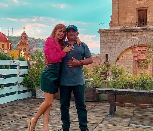 El productor ha desatado la polémica por su relación con Eva Daniela, quien es 40 años menor.  (Foto: Instagram / @juanosorio.oficial)