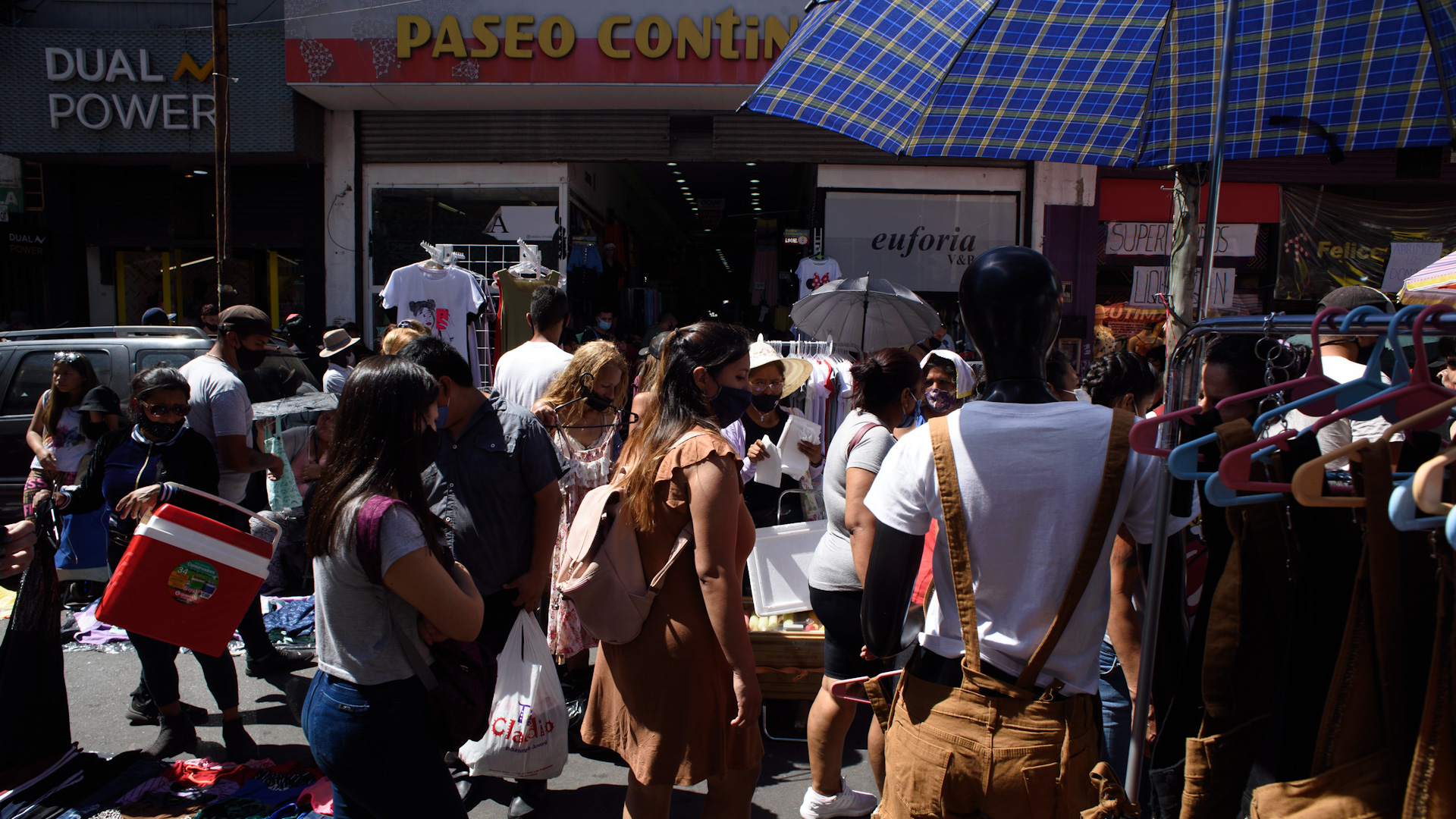 La zona es un lugar tradicional para realizar compras a buenos precios