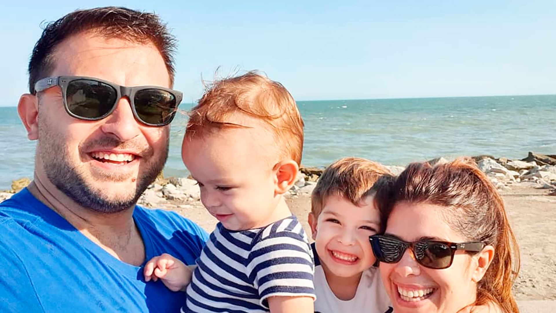 Diego Brancatelli junto a su esposa y sus hijos (Instagram)