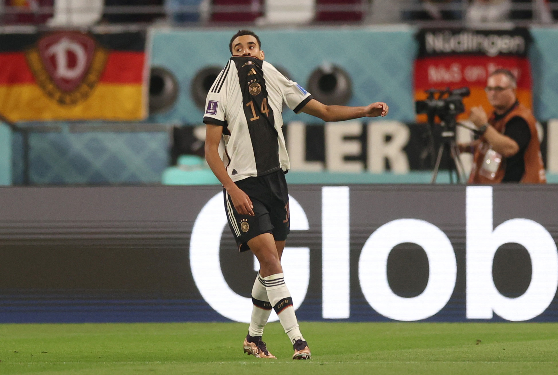 Jamal Musiala, la joya del fútbol alemán, estuvo cerca de anotar el segundo gol ante Japón (REUTERS/Lee Smith)