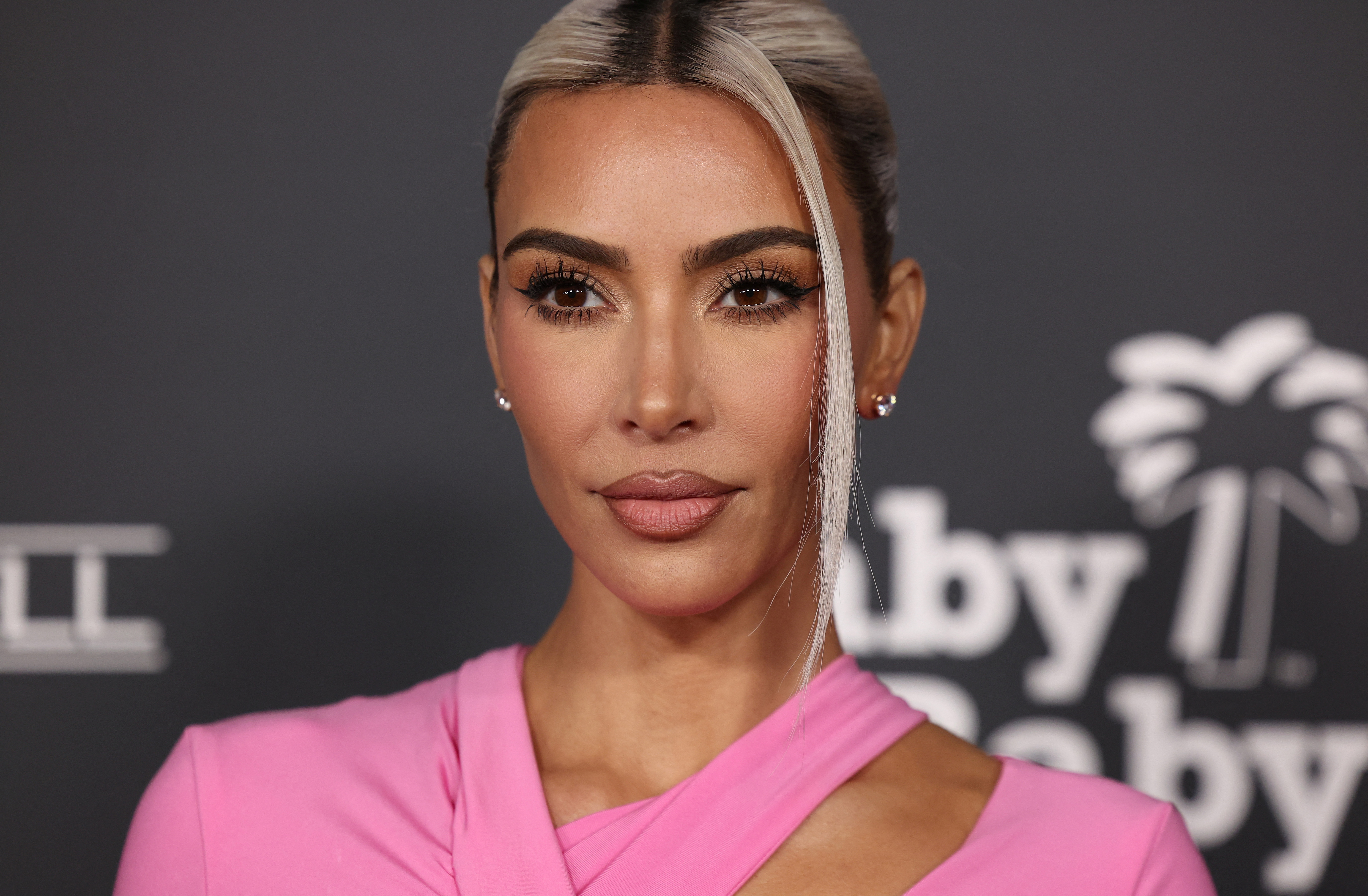 En febrero de 2021, Kardashian solicitó formalmente el divorcio al rapero tras más de 6 años de matrimonio en los que se convirtieron en una de las parejas más mediáticas del siglo. (REUTERS)
