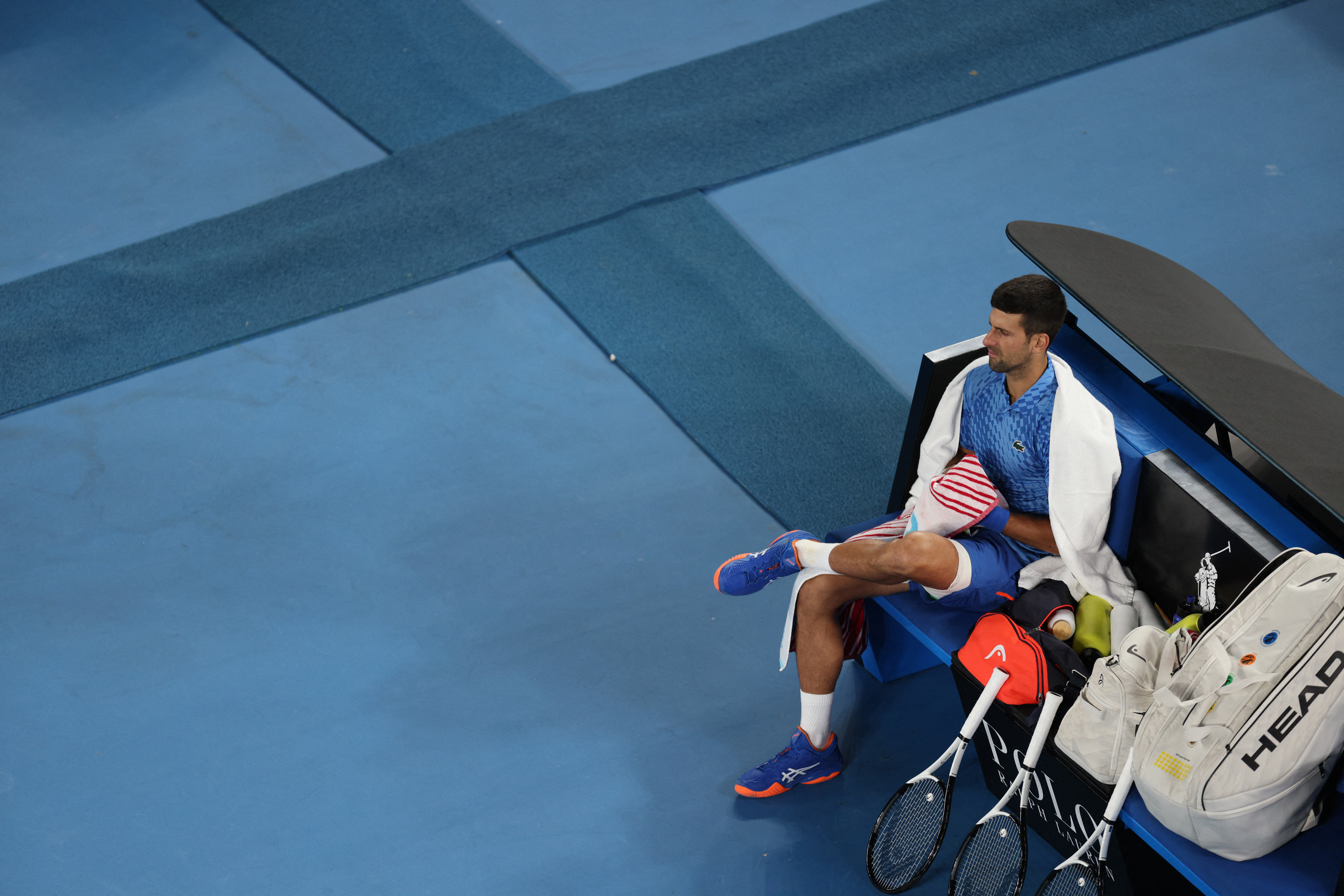 Djokovic protagonizó otro episodio con una botella (Reuters)