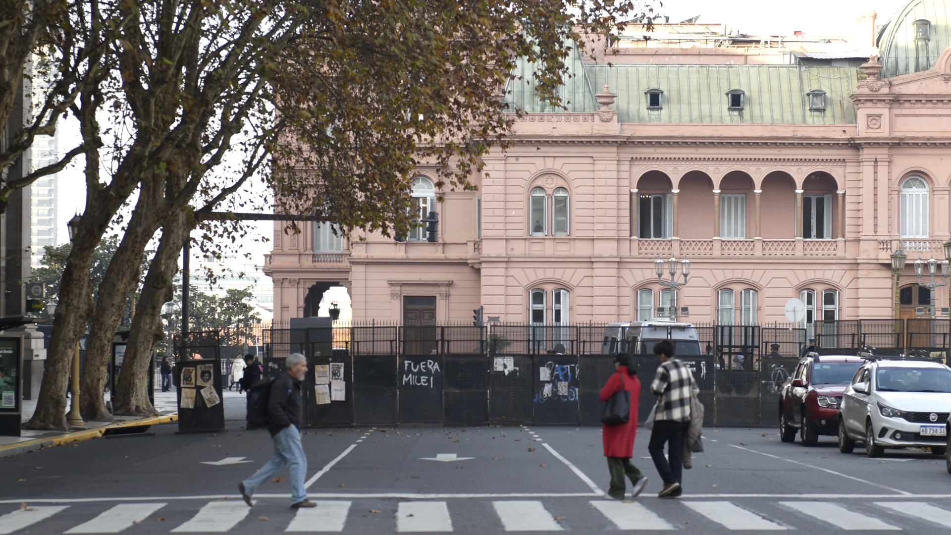 El Gobierno refuerza la seguridad de la Casa Rosada por el Indio Solari y coordina d&oacute;nde realizar el velatorio