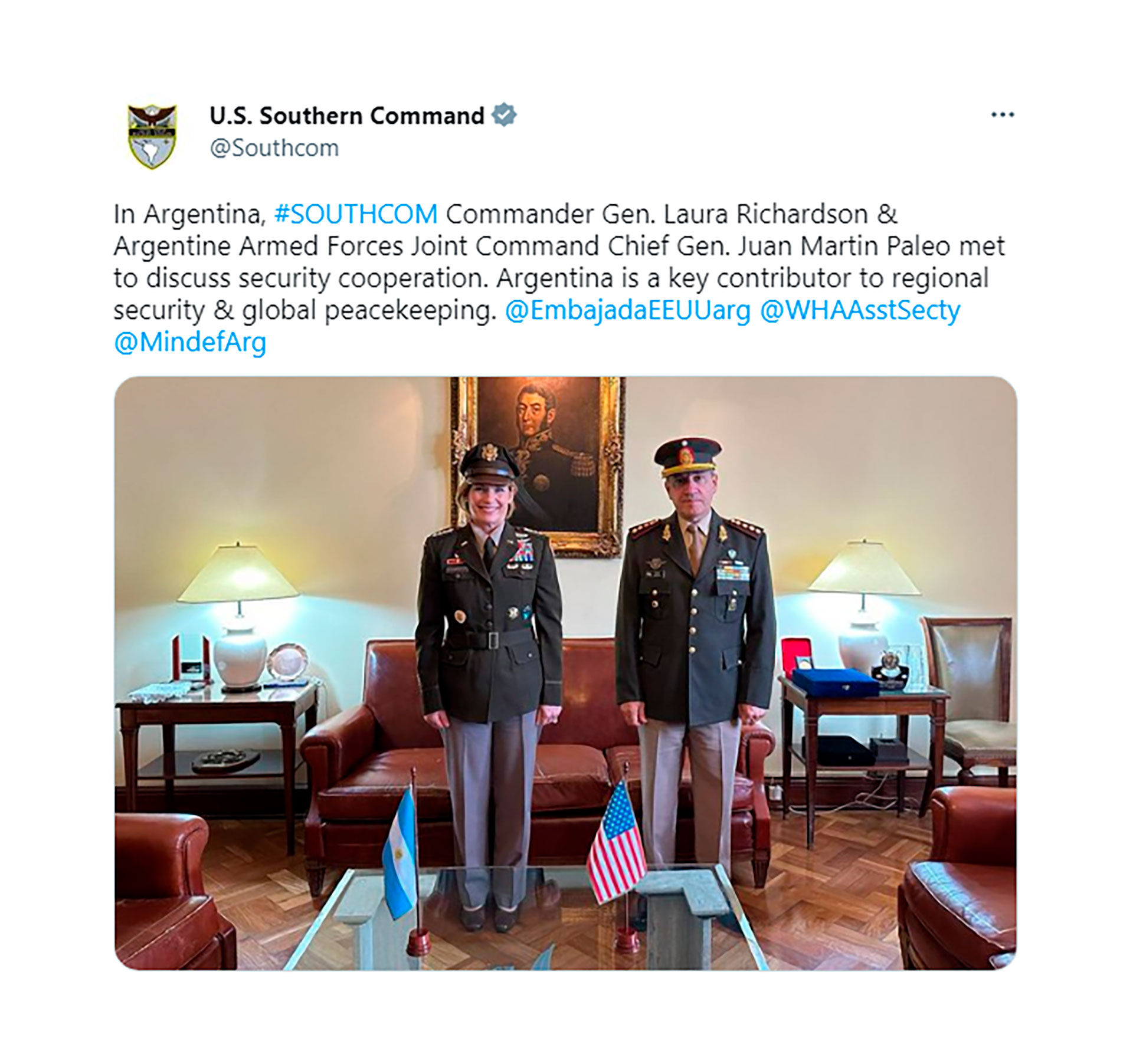 La jefa del Comando Sur de los Estados Unidos, Laura Richardson con el general Juan Martín Paleo, jefe del Estado Mayor Conjunto del Ejército Argentino