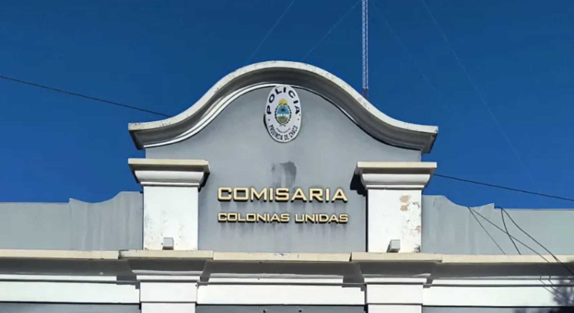 Borracho y drogado, un polic&iacute;a de Chaco bale&oacute; a un compa&ntilde;ero dentro de una comisar&iacute;a