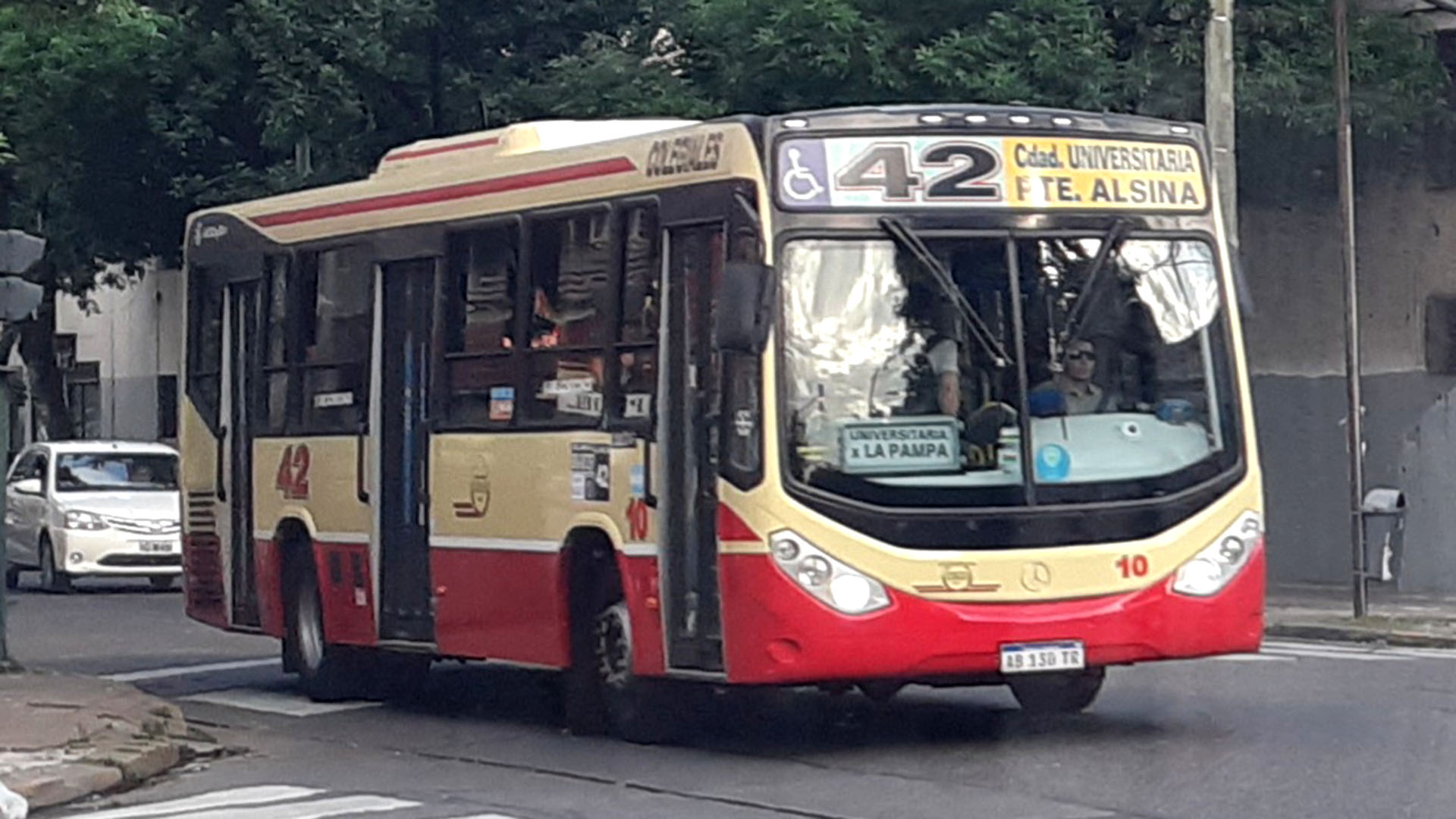 Ucrania atacó un depósito de petróleo en la ciudad rusa de Penza y provocó incendio masivo en un punto militar clave