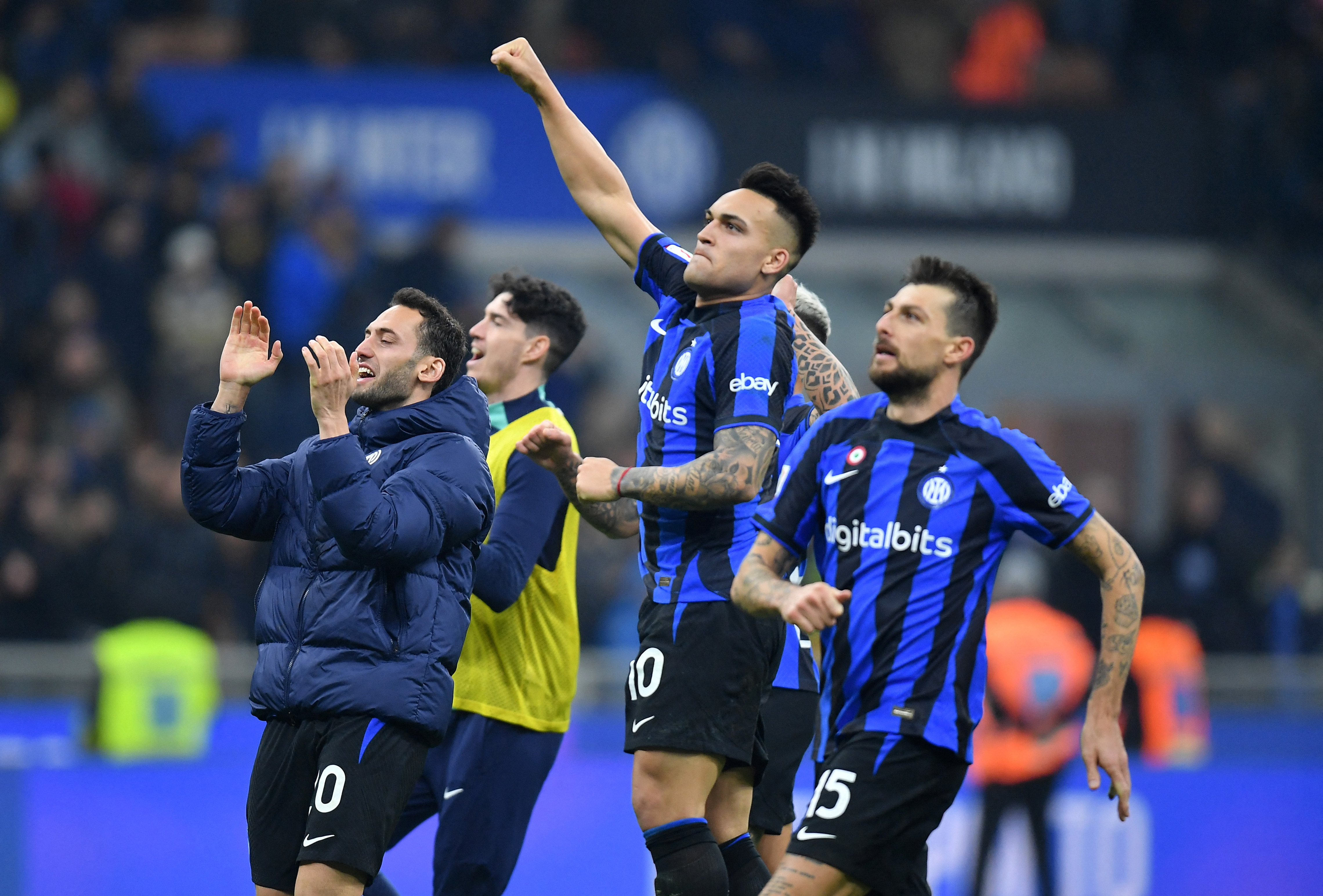 La asistencia de espaldas de Lautaro Martínez para la clasificación del Inter a semifinales de Copa Italia