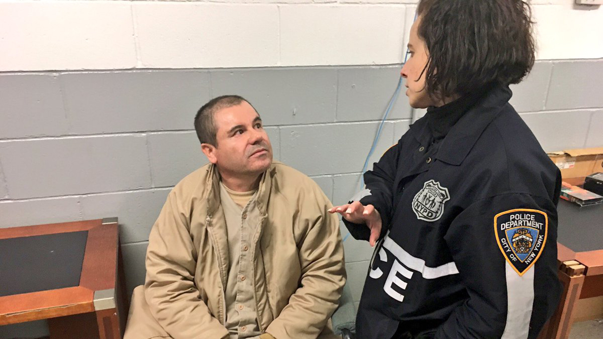Joaquin "El Chapo" Guzmán, is serving a sentence in the ADX prison, Florence (@ShimonPro)
