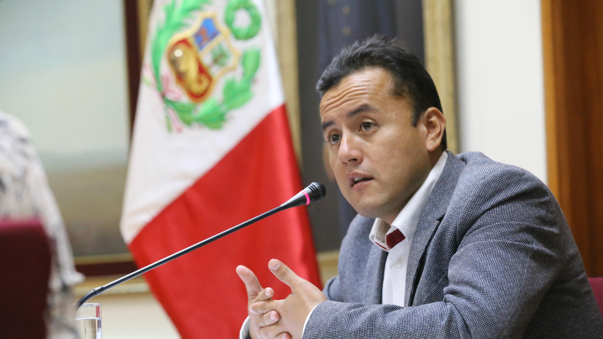 Extrabajadora de Richard Acuña lo expone ante Rodrigo González: “Él le fue infiel a Camila”