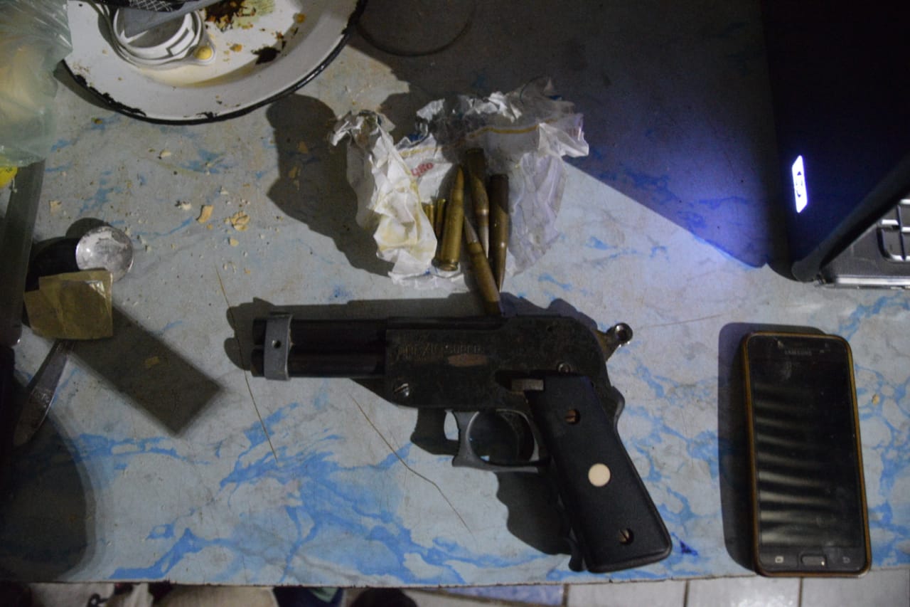 Arma incautada a la banda de Gerez en Rosario.