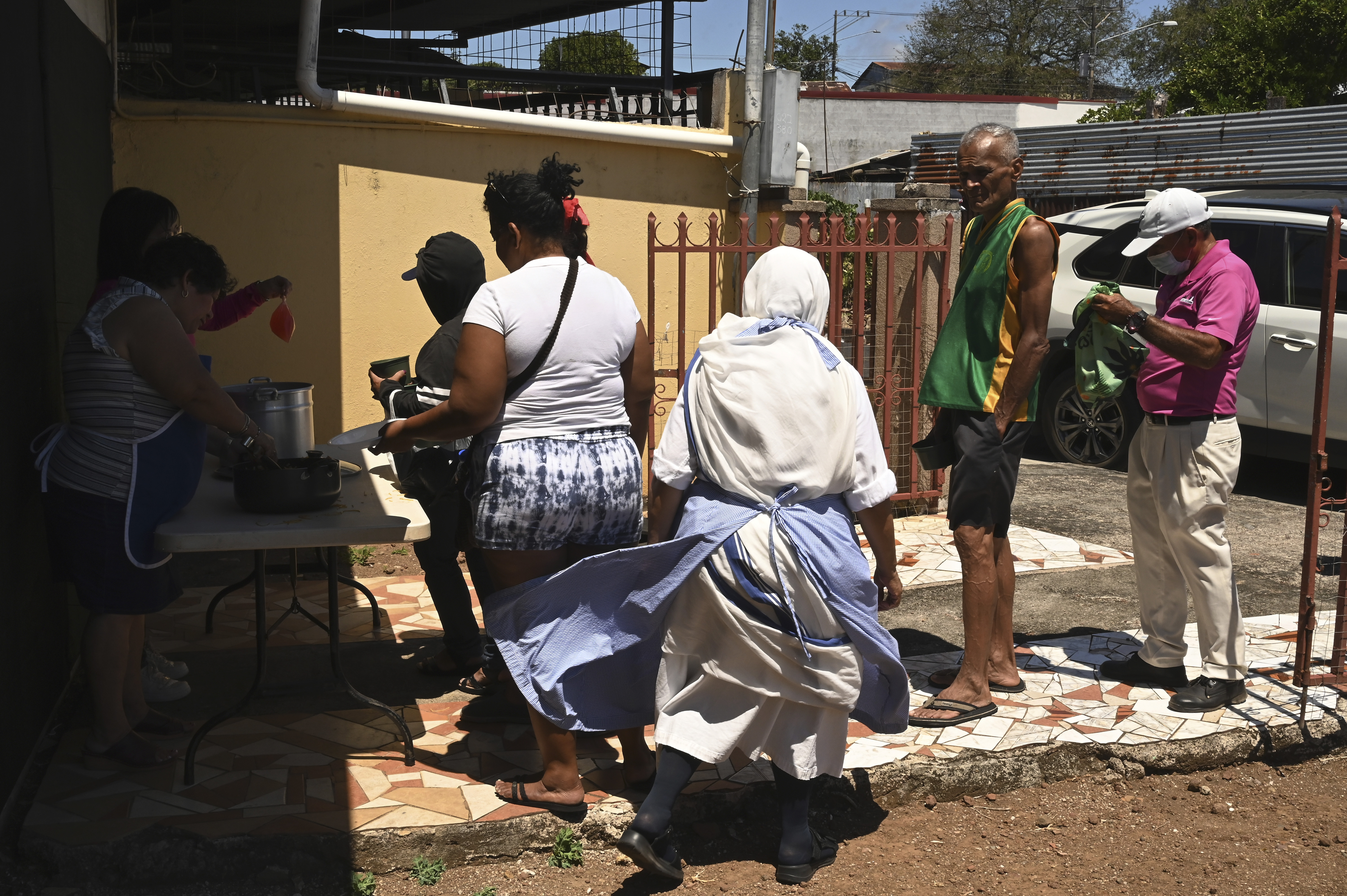 Más de 3,4 millones de personas quedaron desatendidas tras el cierre de miles de ONG en Nicaragua