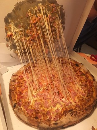Así quedaban las pizzas cuando no se usaba el SEPI: se pegaba el queso con la tapa de la caja