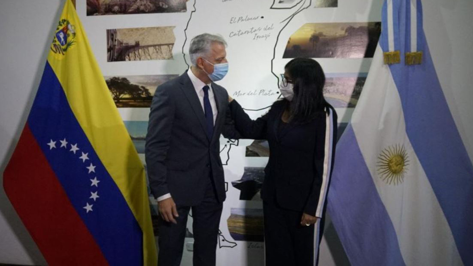 El Gobierno ratificó su cercanía con el régimen de Nicolás Maduro al invitar a un acto en la embajada argentina a la vicepresidenta chavista