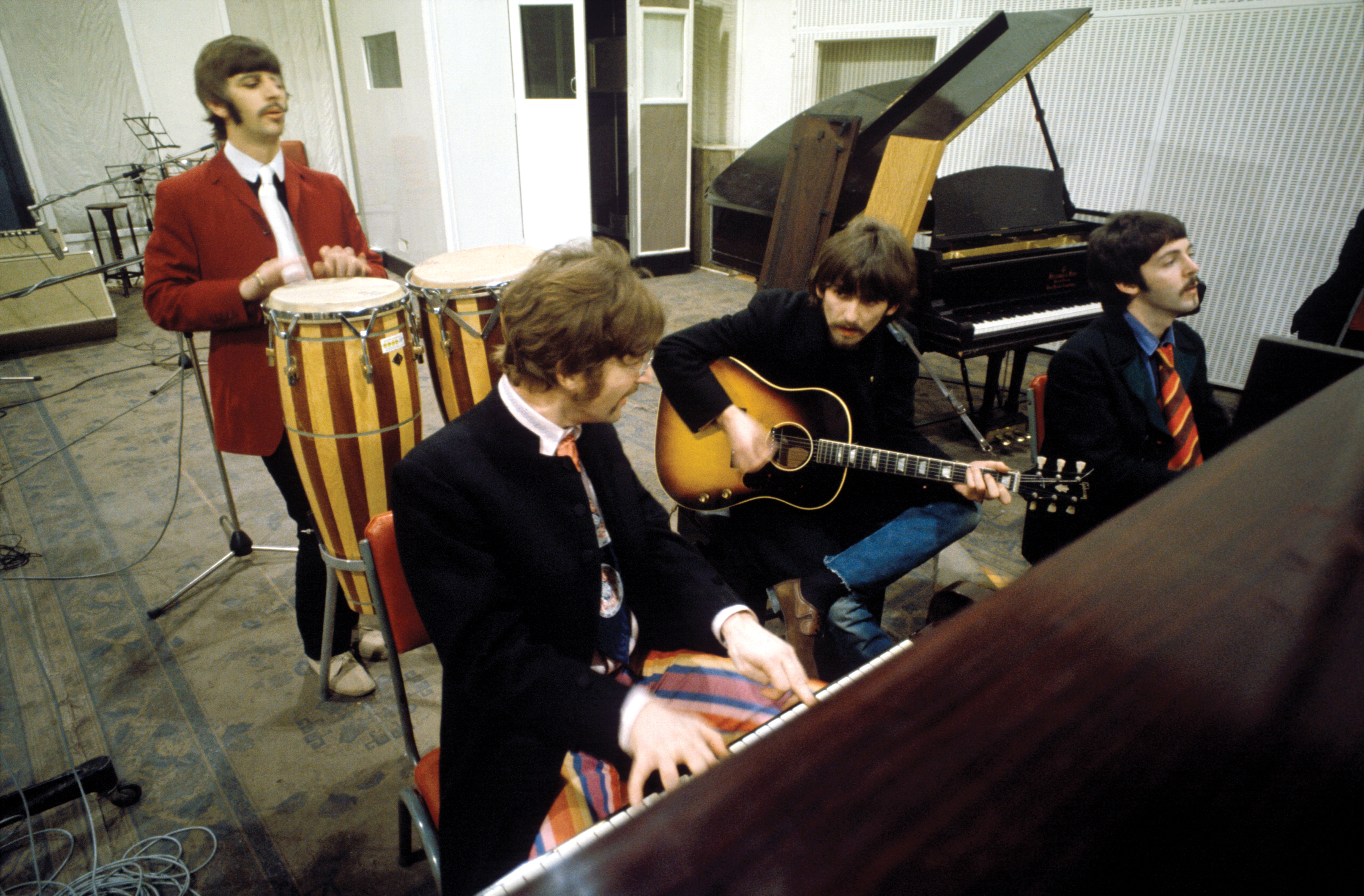 'Sgt. Pepper's Lonely Hearts Club Band', el disco de Los Beatles que transform&oacute; la cultura rock para siempre