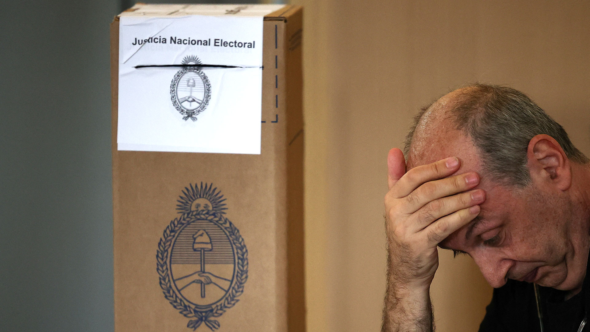 Por qué crece la desconfianza en la democracia: un experimento busca el diálogo en una sociedad polarizada