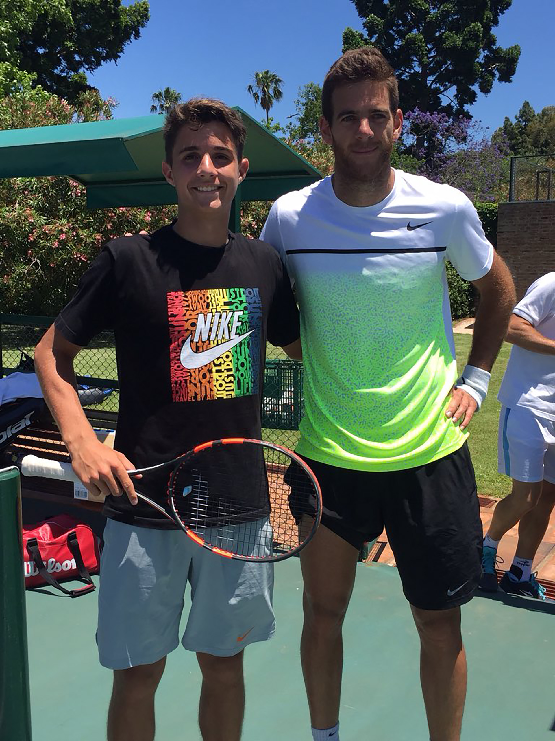 De vender zapatillas por Instagram a entrar al cuadro principal de Roland  Garros: la increíble historia del argentino Santiago Rodríguez Taverna -  Infobae