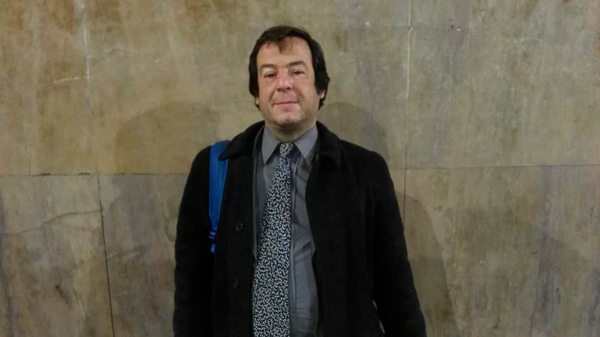 Jorge Salvatore es el padre de un alumno de 5to año de la Escuela Normal Superior Próspero Alemandri, de Avellaneda y está enojado porque su hijo perdió un día de clases por falta de mantenimiento