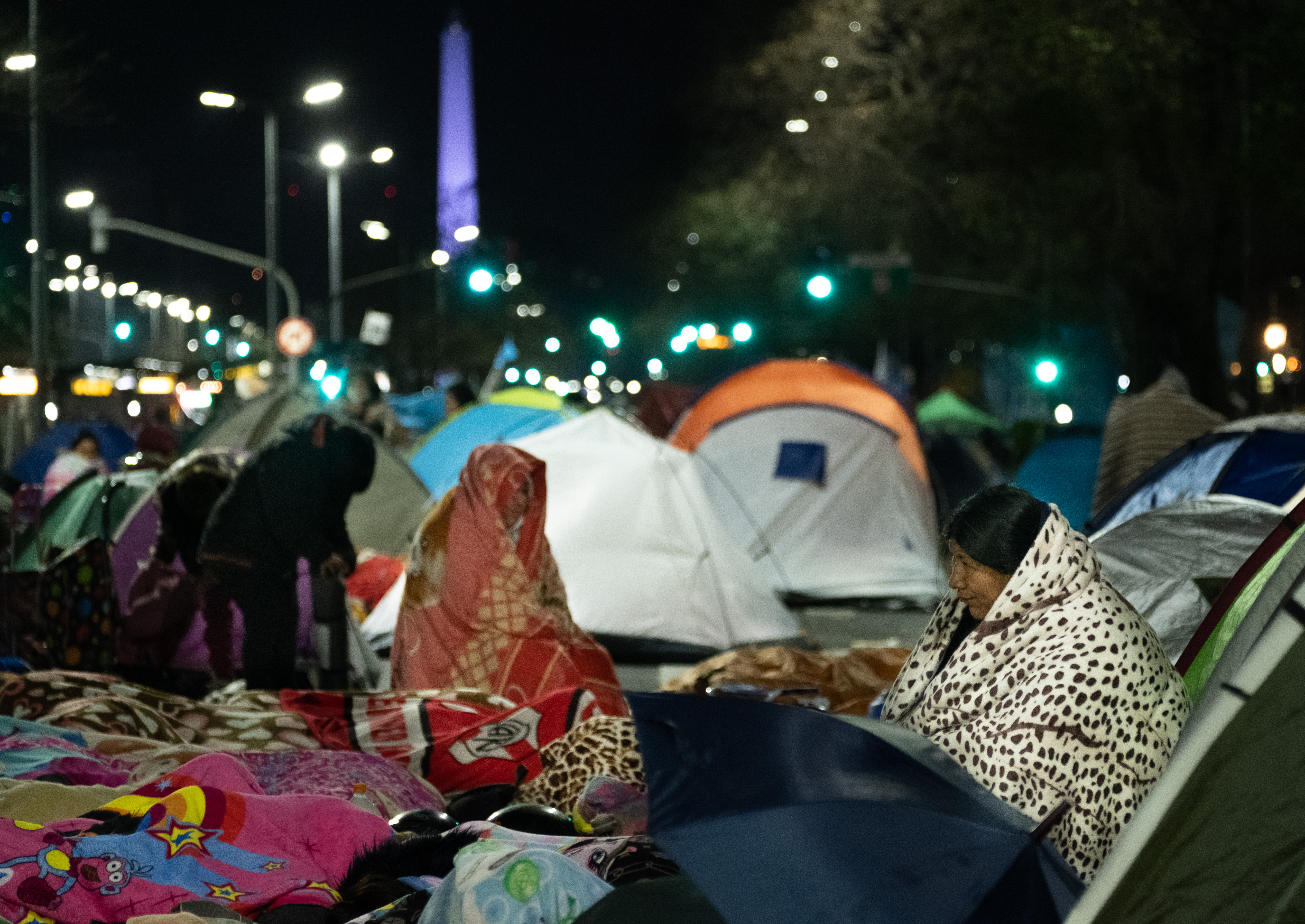 Con el Obelisco porteño de fondo, los volvieron a hacer público su reclamo permanente de más planes sociales