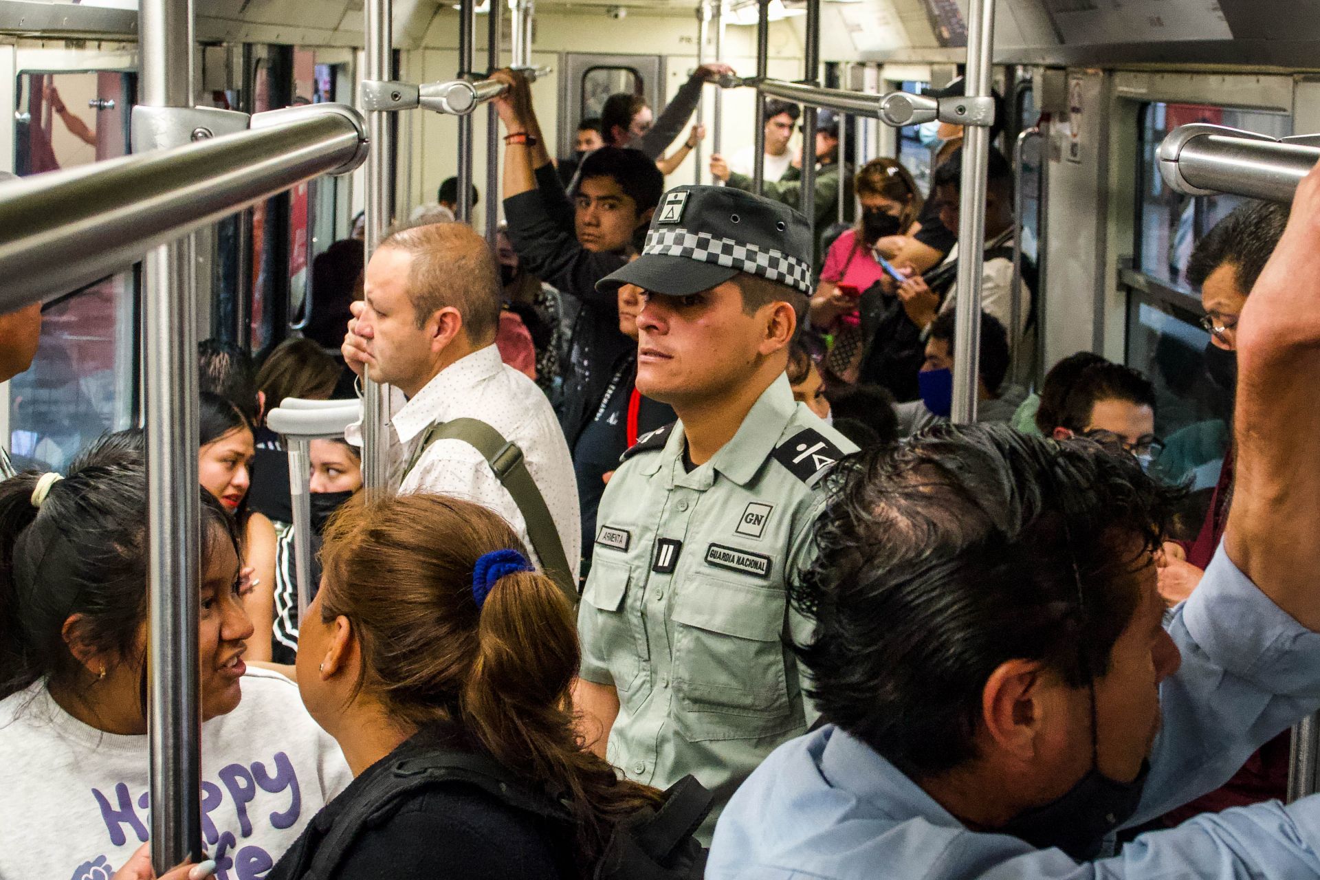 The presence of the GN in the CDMX Metro responds to suspicions of alleged sabotage against Sheinbaum (ROGELIO MORALES / CUARTOSCURO)