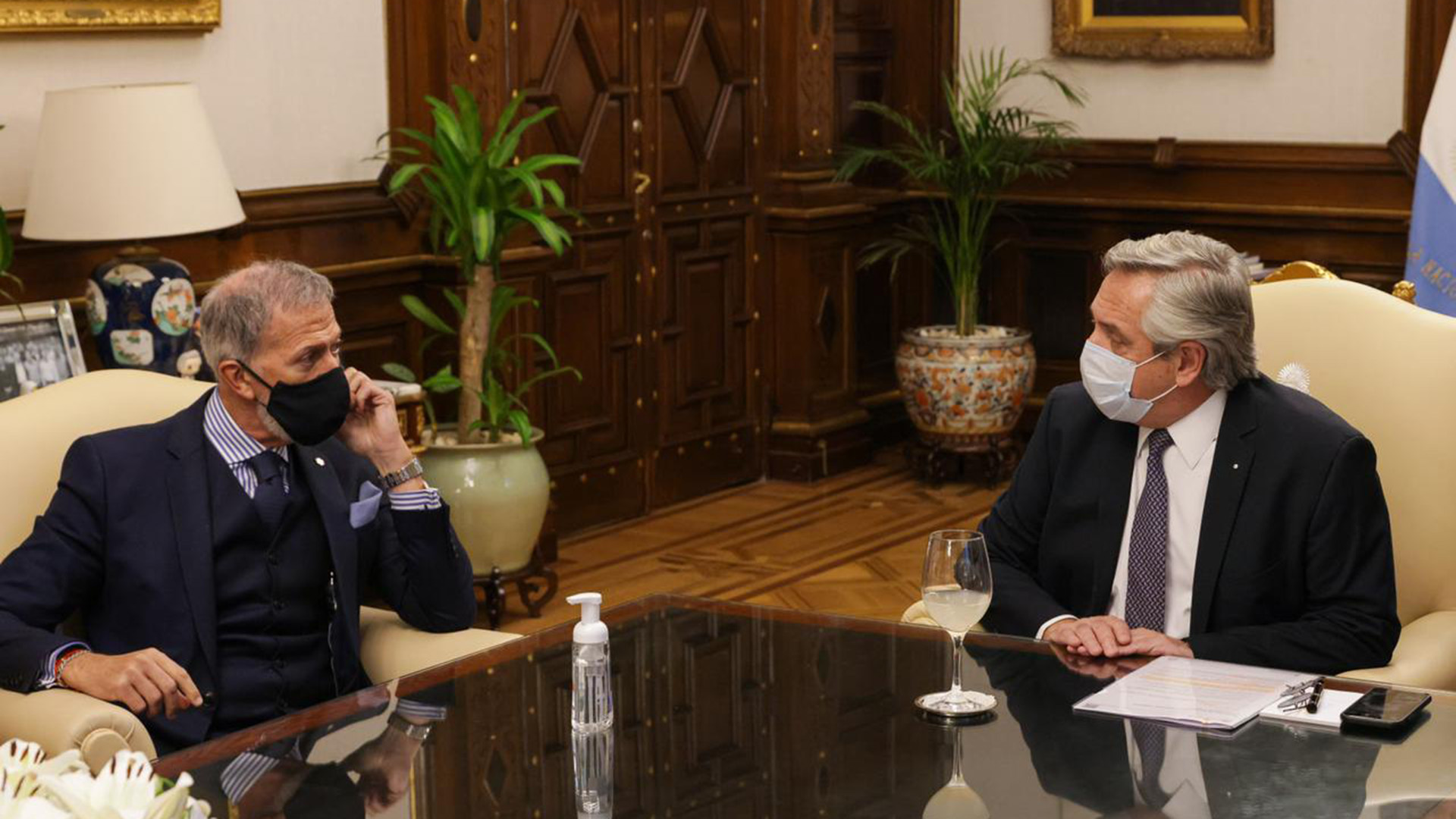 Alberto Fernández se reunió con el presidente de la DAIA, Jorge Knoblovits. 