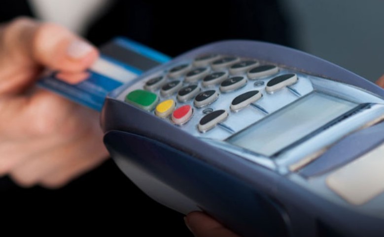 Pagar con Ahora 12 y con tarjeta de crédito será más caro: a cuánto suben las tasas en cada caso