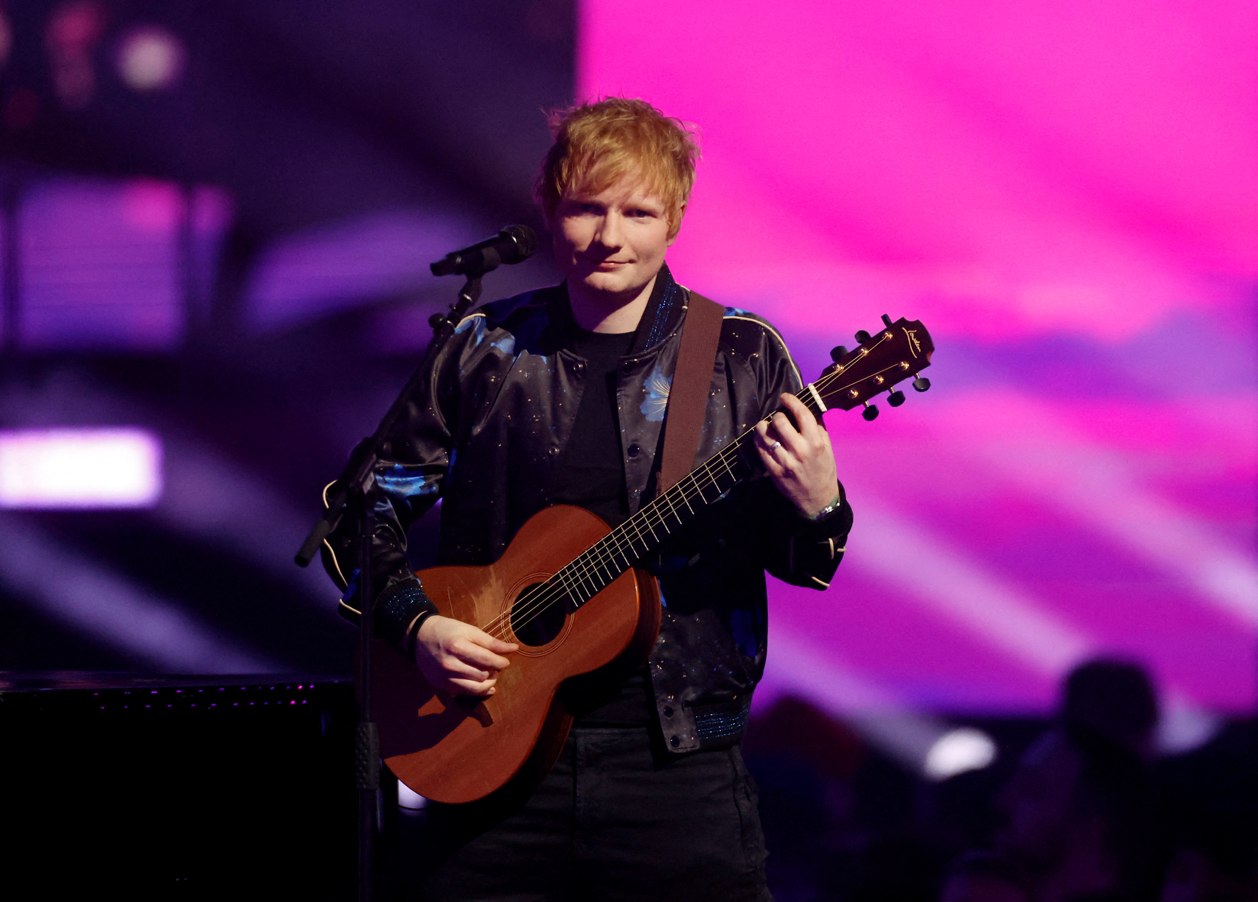 Ed Sheeran ha enamorado a sus fans con sus románticas baladas. (Foto: REUTERS/Peter Cziborra/File Photo)