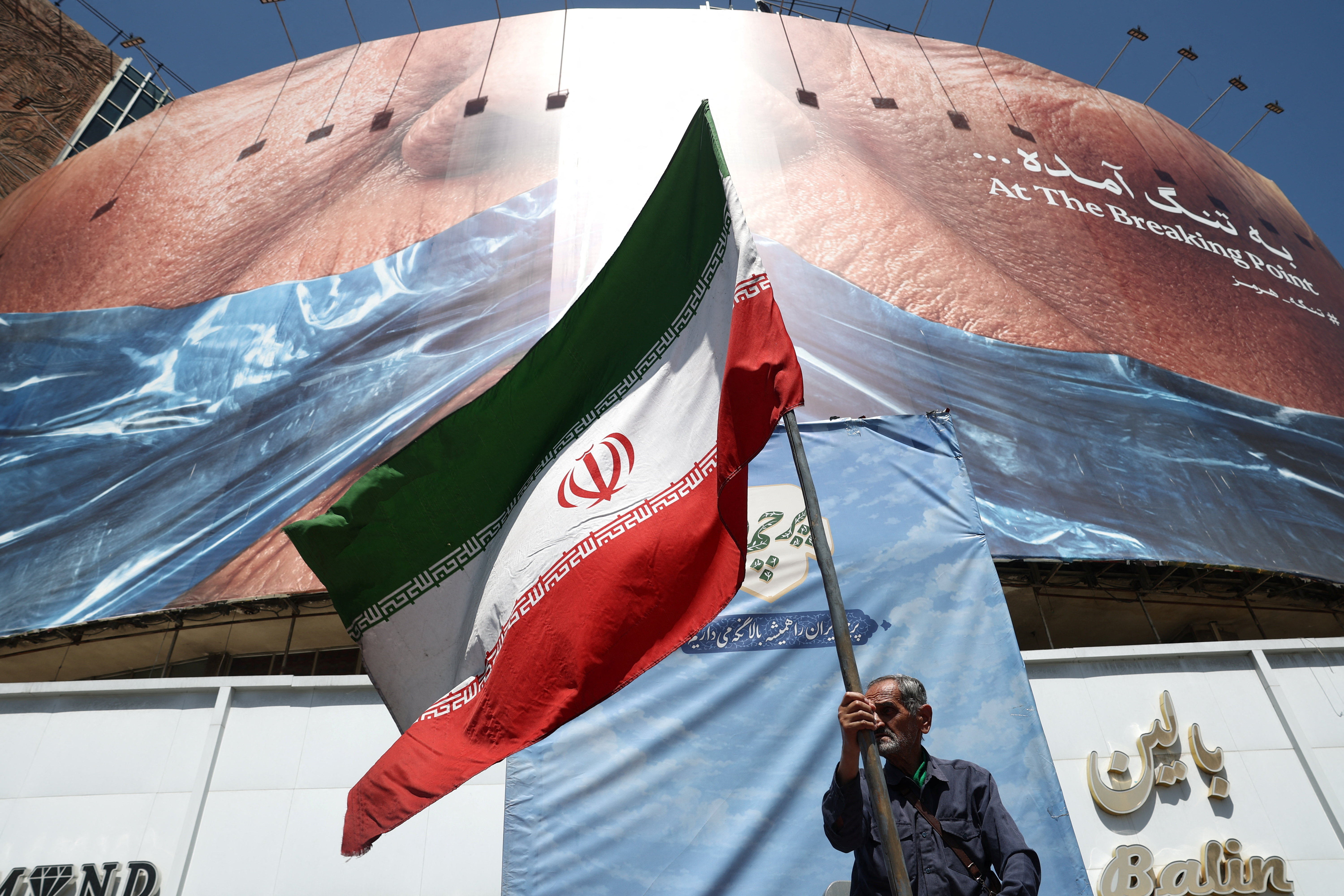 Amenaza de Ir&aacute;n mientras negocia con Estados Unidos: el r&eacute;gimen de Teher&aacute;n responder&aacute; militarmente si Israel vuelve a atacar el L&iacute;bano