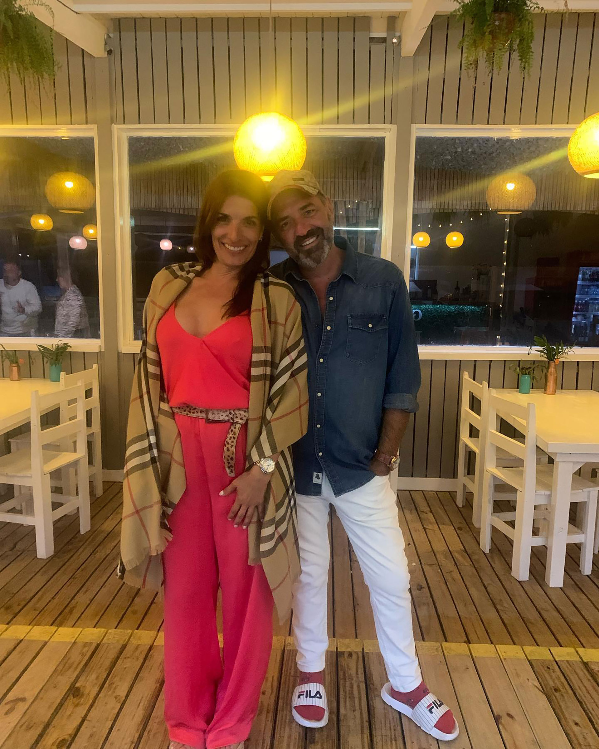 Mariano Iúdica y Romina Propato cumplieron el sueño de muchos: tener su propio emprendimiento gastronómico en la playa (Foto: Instagram)