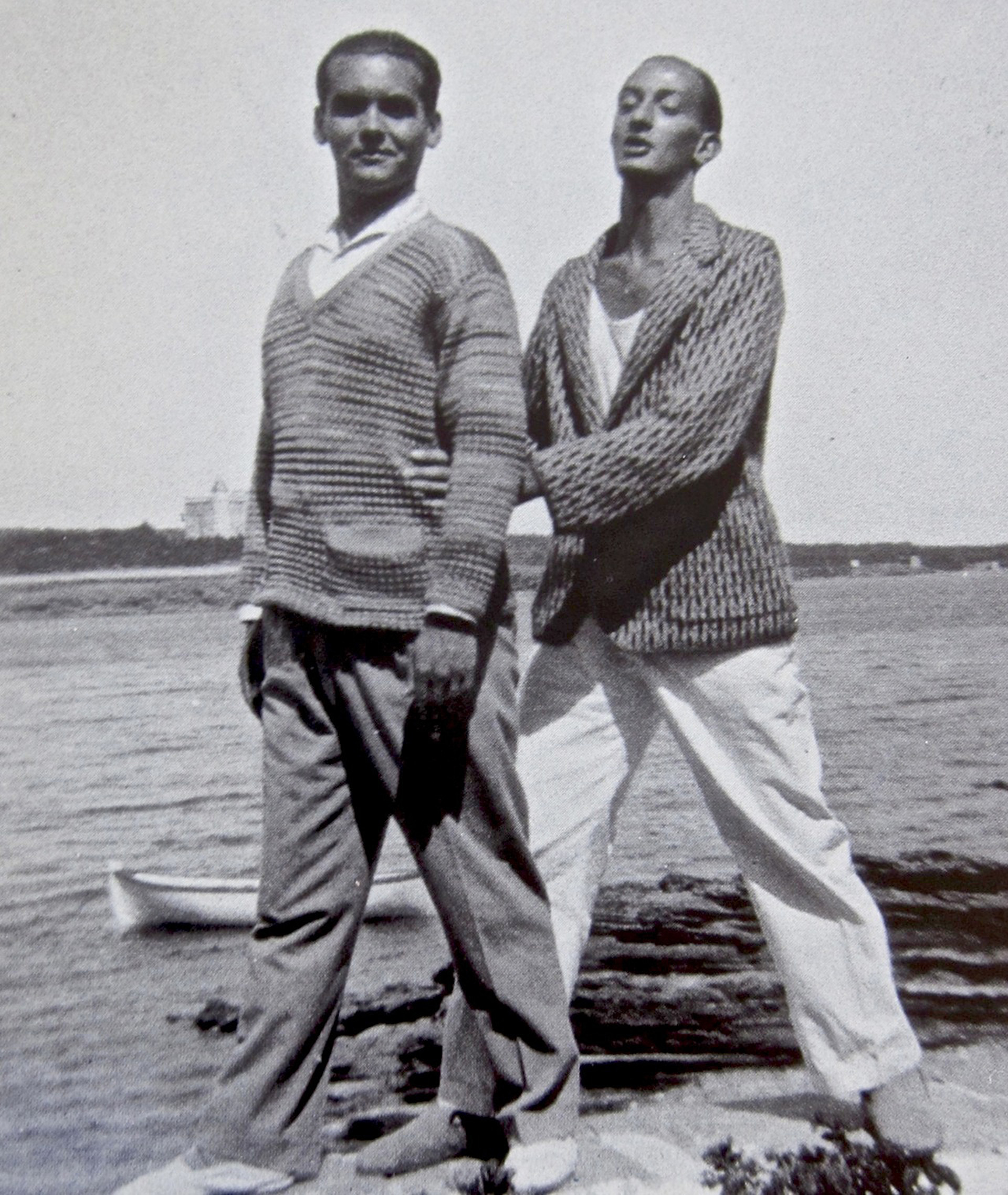 Salvador Dalí y Federico García Lorca in Cadaqués. Entre ellos, la amistad fue más allá: la suya fue una historia de amor atormentada a la que solo puso fin el asesinato del poeta en 1936 (Fine Art Images/Heritage Images/Getty Images)