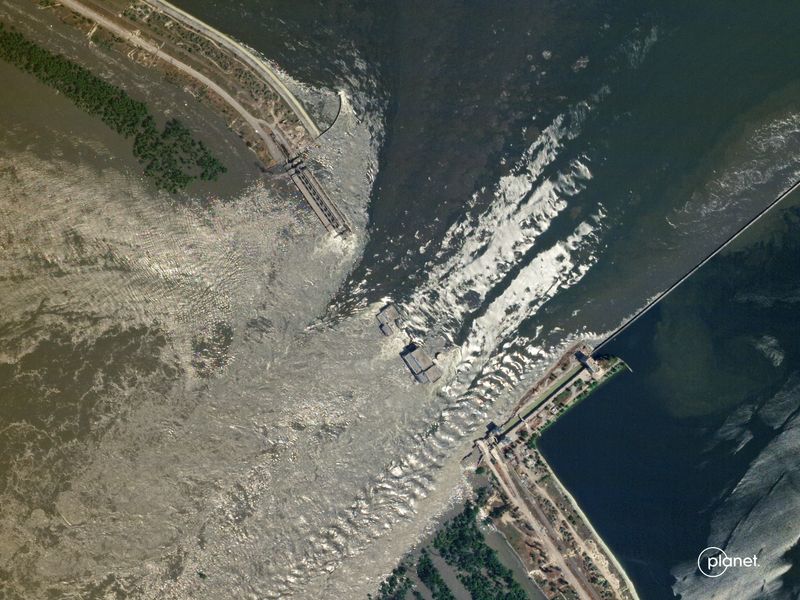 El OIEA advirtió que la central nuclear de Zaporizhzhia sigue usando agua del embalse de Kajovka