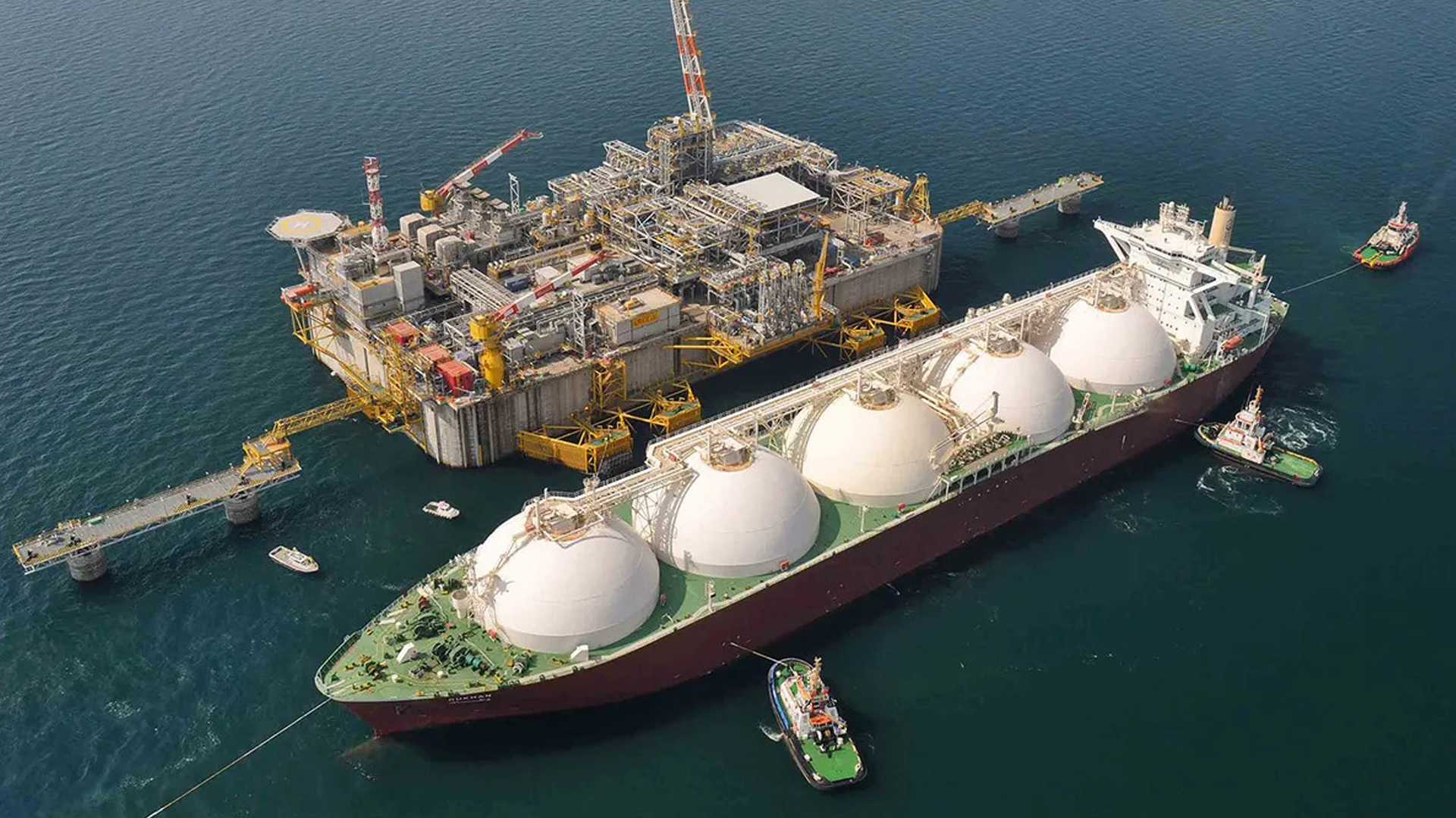 El aumento del precio y valor de las compras de GNL, por barco, fue para la Argentina el principal costo económico de la guerra en Ucrania (Archivo DEF)