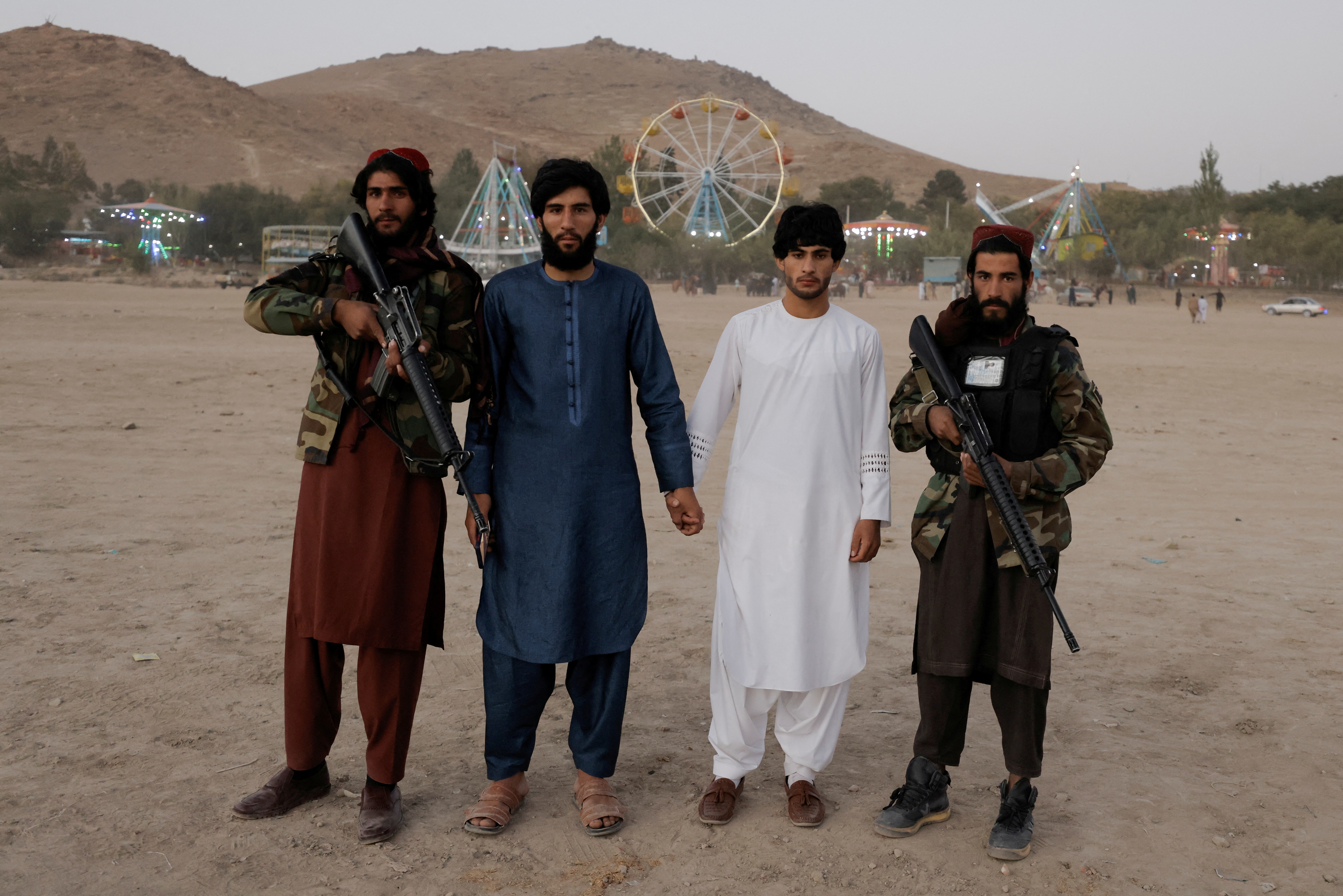 Quattro giorni alla settimana, i parchi e i parchi divertimento di Kabul saranno riservati solo agli uomini, i restanti tre alle donne.  Fotografia: Jorge Silva/Reuters