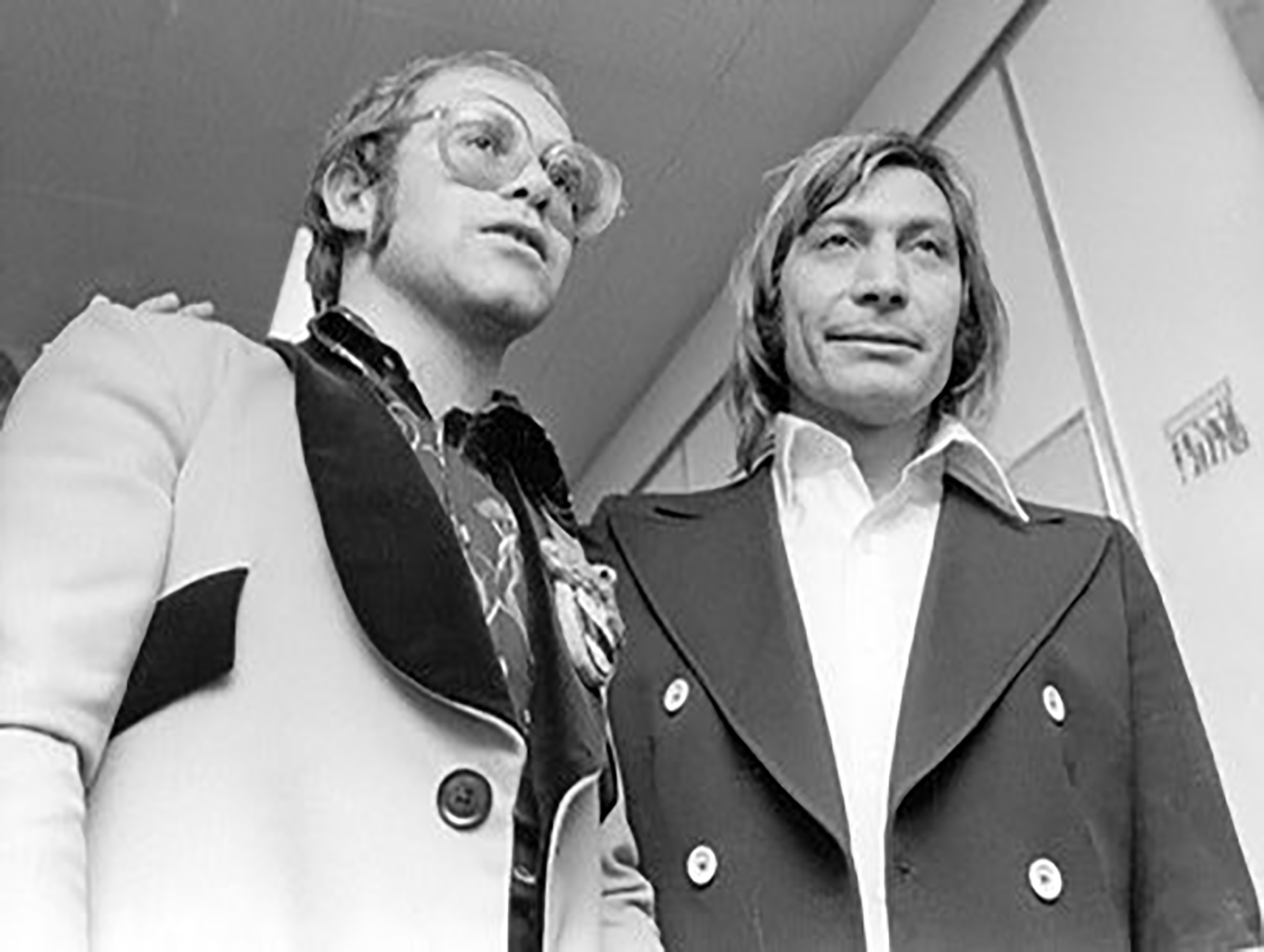 Elton John y Charlie Watts, en una imagen publicada por el pianista y cantante en 2021 para homenajear al baterista (fuente: @eltonofficial)