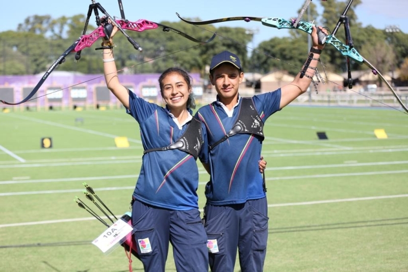 Ana Sofía Villamil y Daniel Jiménez, representantes nacionales de arco recurvo en los Sudamericanos de la Juventud 2022. Foto: cortesía COC