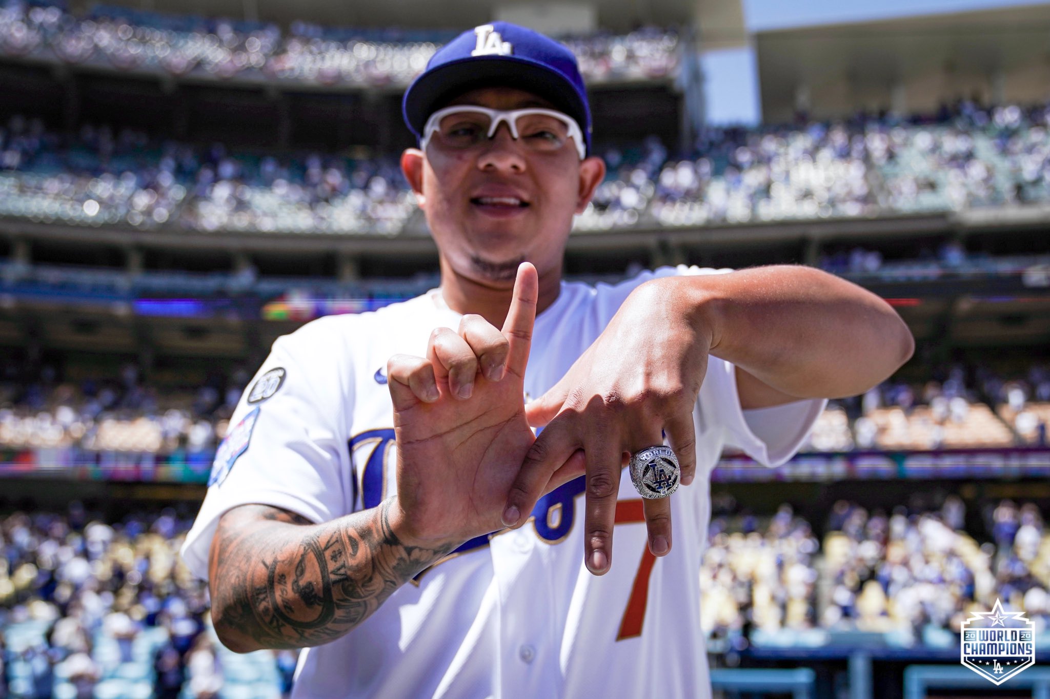 Fernando Valenzuela SERAPE Julio Urias Los angeles latino pride