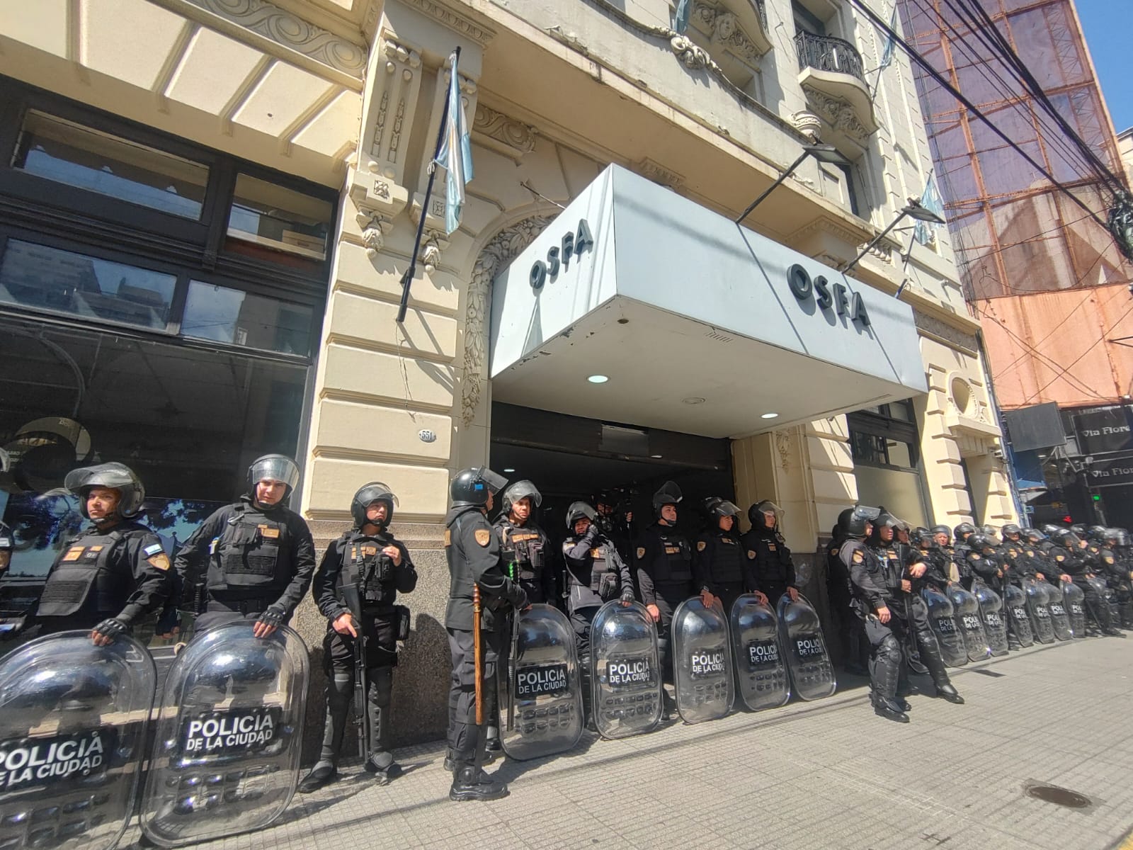 Crisis en la obra social de los militares: ATE ocupó la sede de OSFA por despidos y el destino de 13 hoteles