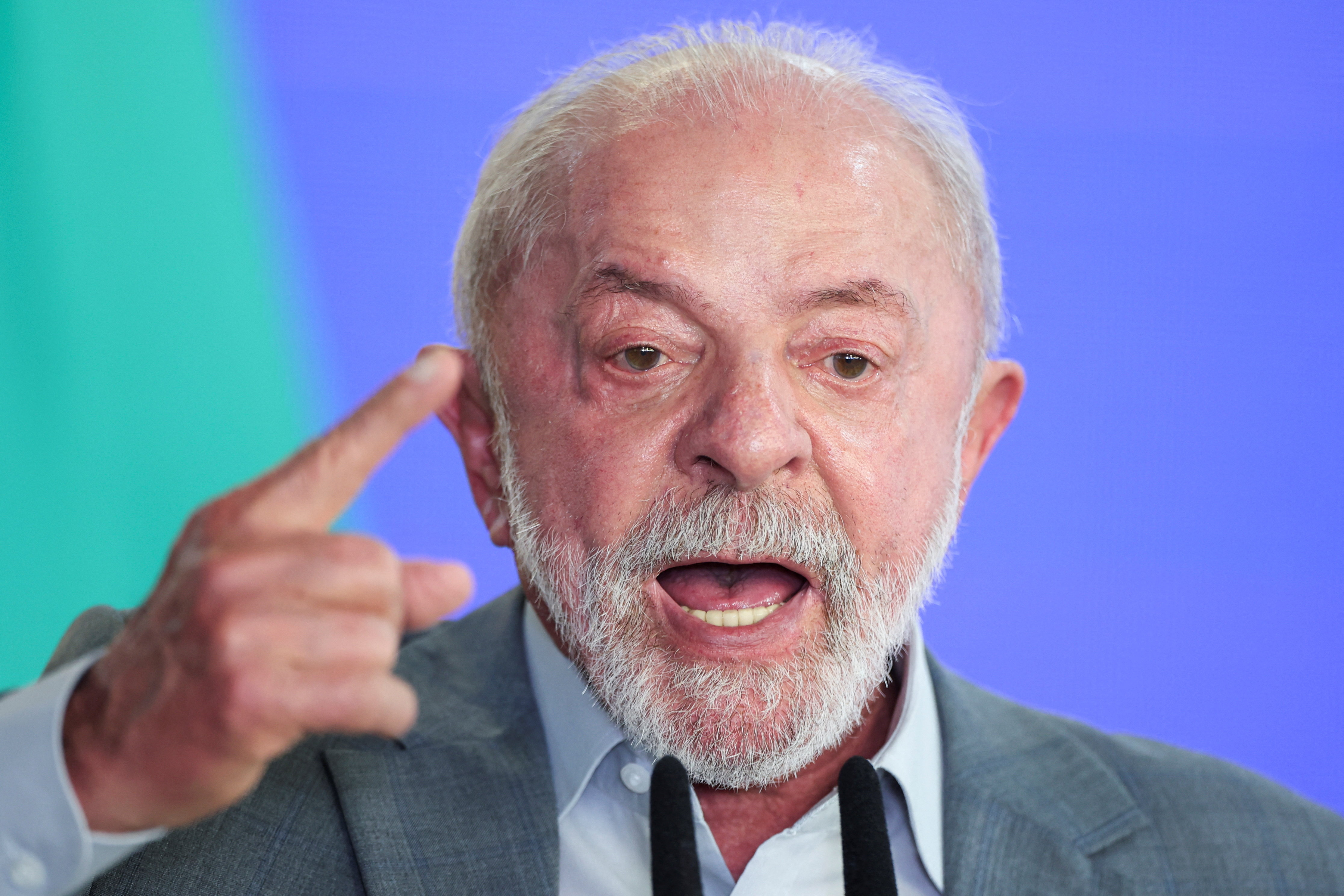 Lula apuesta por promesas populistas de alto costo para remontar ante Bolsonaro