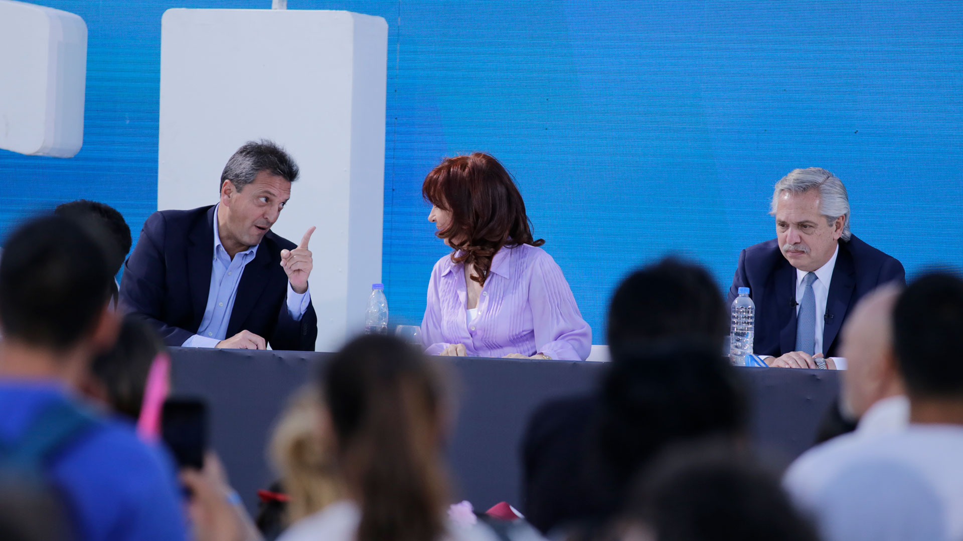 Alberto Fernández, Cristina Fernández de Kirchner y Sergio Massa durante el acto de cierre en Merlo