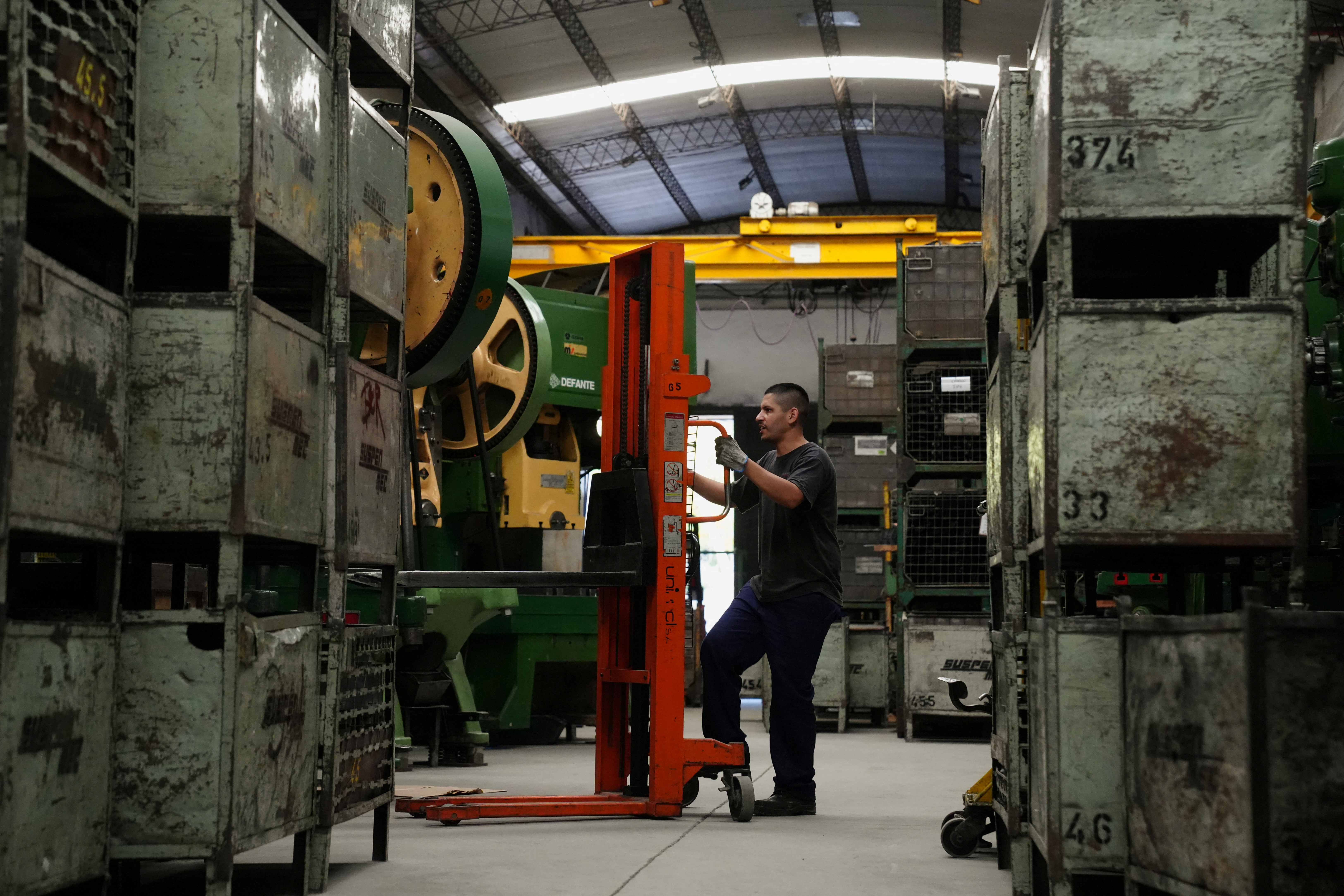 Demoras en sueldos, bancos e impuestos: casi la mitad de las empresas industriales tienen problemas para afrontar sus pagos habituales